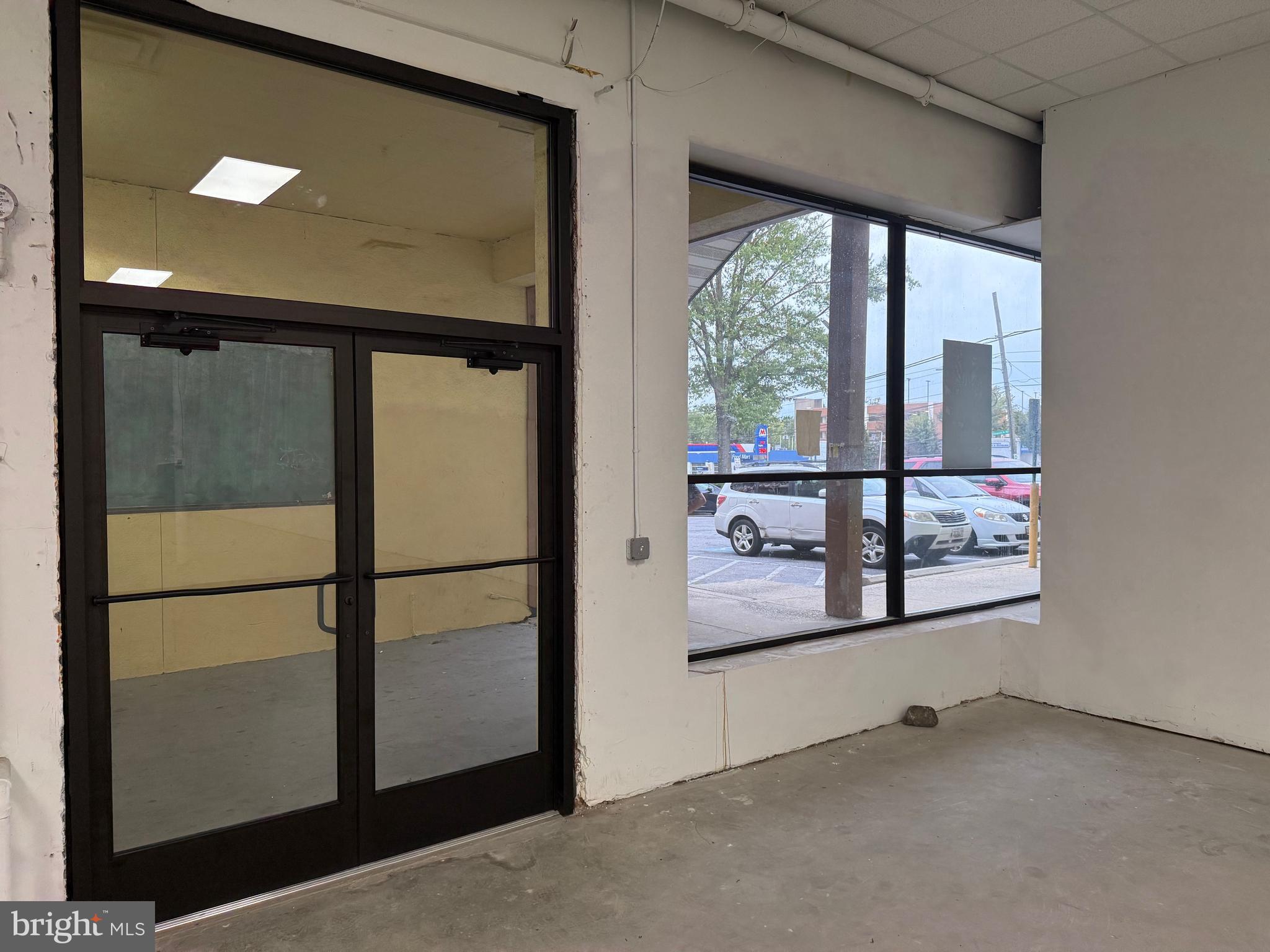 2321 UNIVERSITY BOULEVARD W