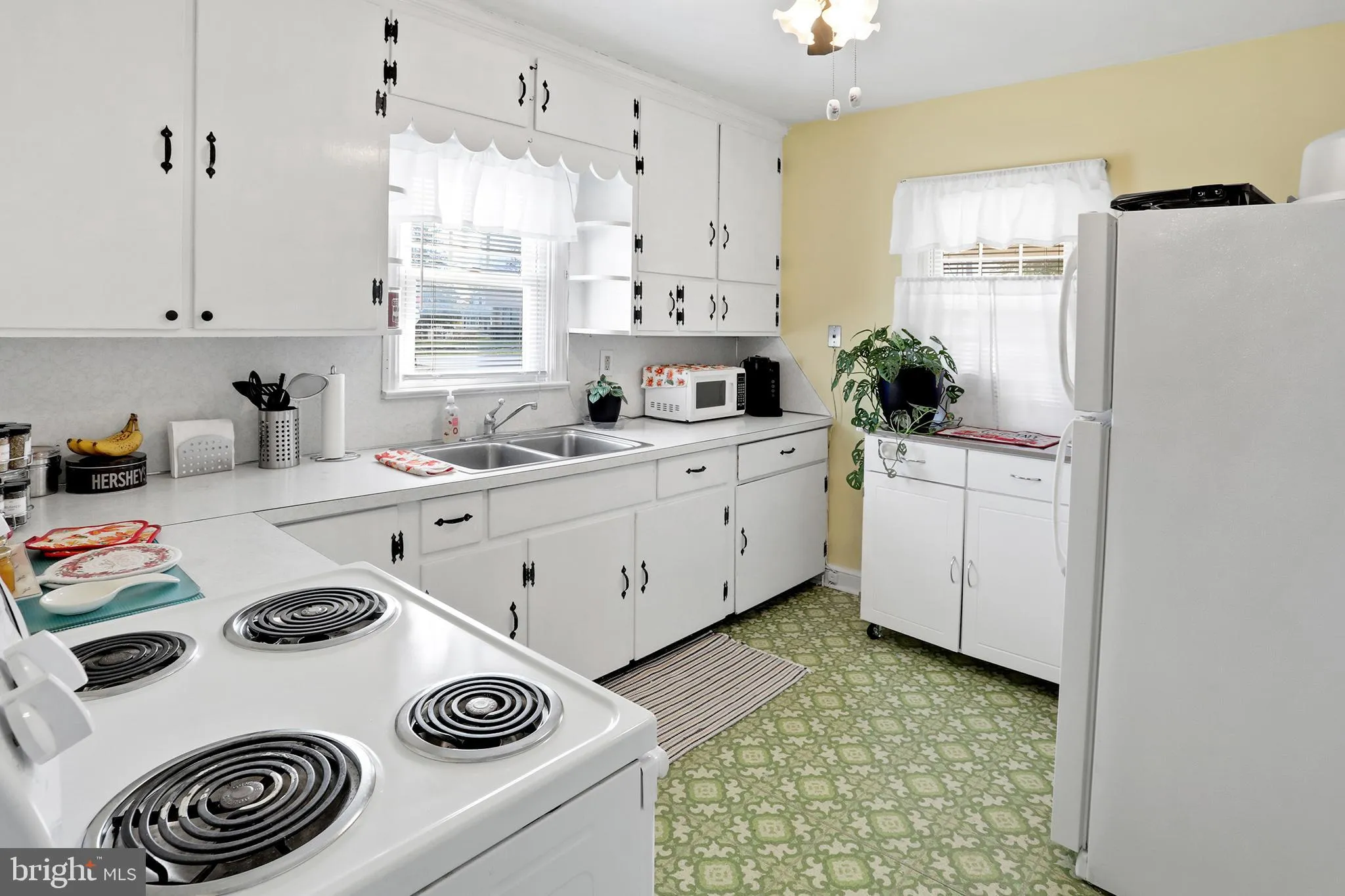 Martinsburg, West Virginia 25401, United States, 3 Bedrooms Bedrooms, ,1 BathroomBathrooms,Residential,Active,235640