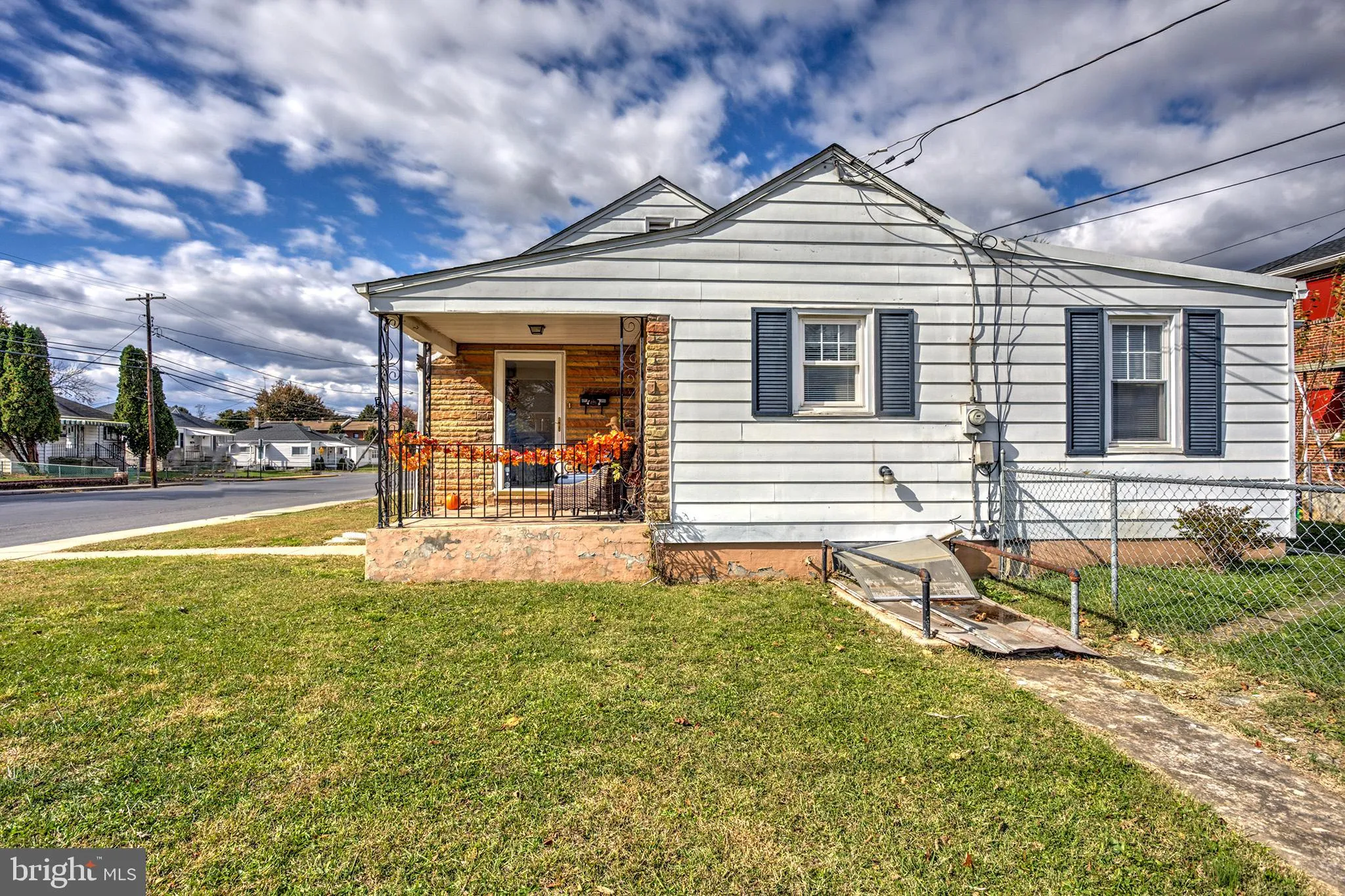 Martinsburg, West Virginia 25401, United States, 3 Bedrooms Bedrooms, ,1 BathroomBathrooms,Residential,Active,235640