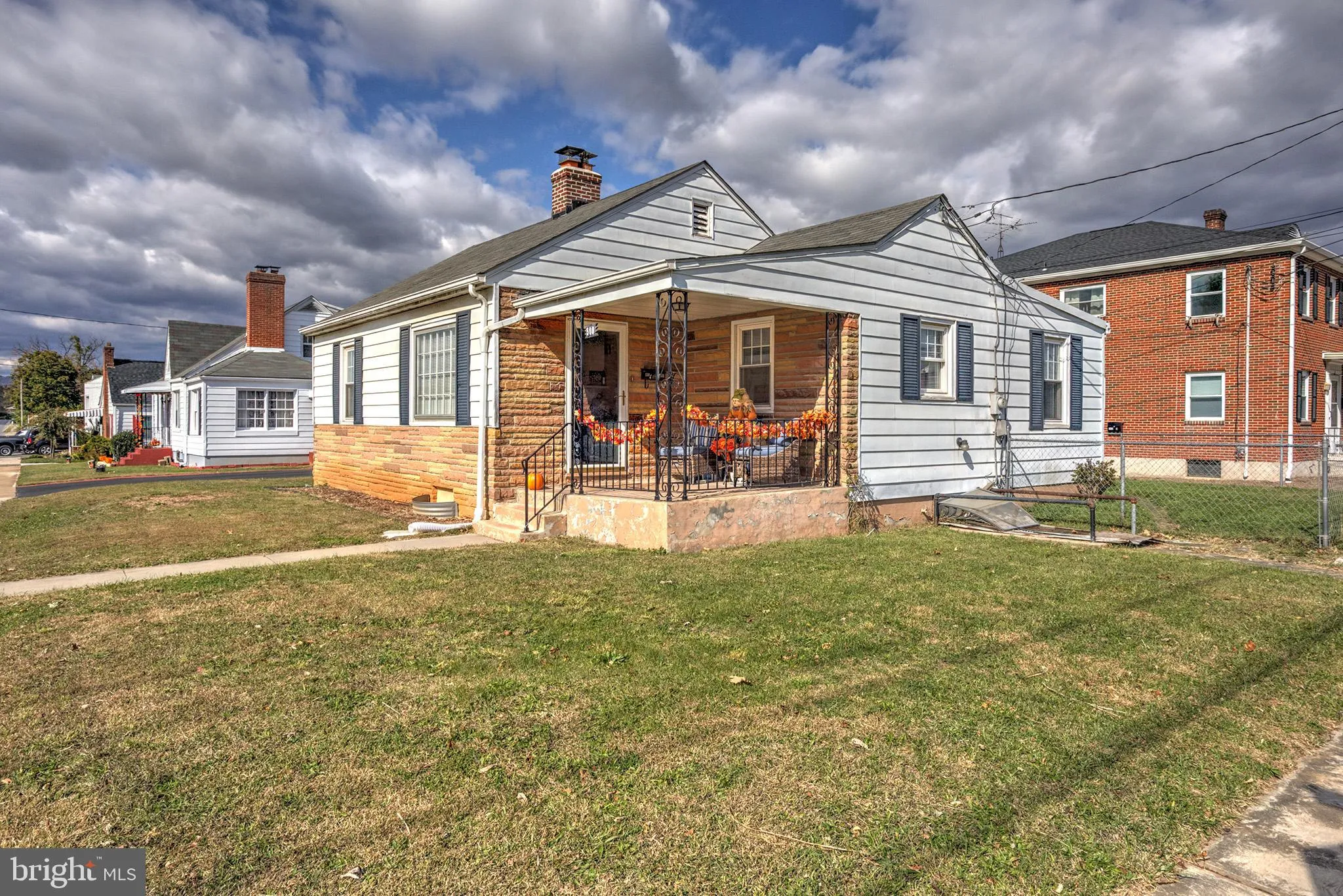 Martinsburg, West Virginia 25401, United States, 3 Bedrooms Bedrooms, ,1 BathroomBathrooms,Residential,Active,235640