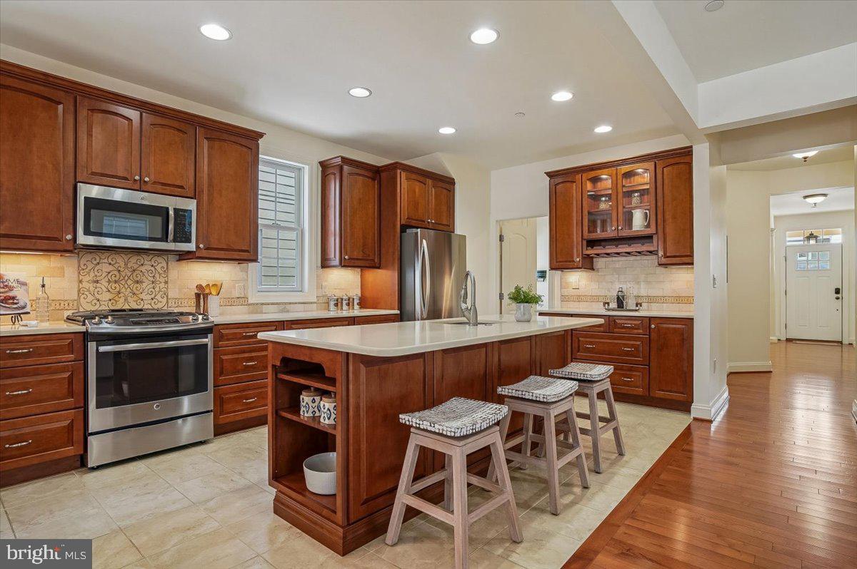 MURRAY HILL - Residential