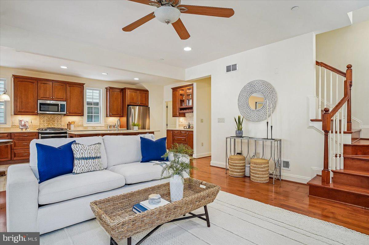 MURRAY HILL - Residential