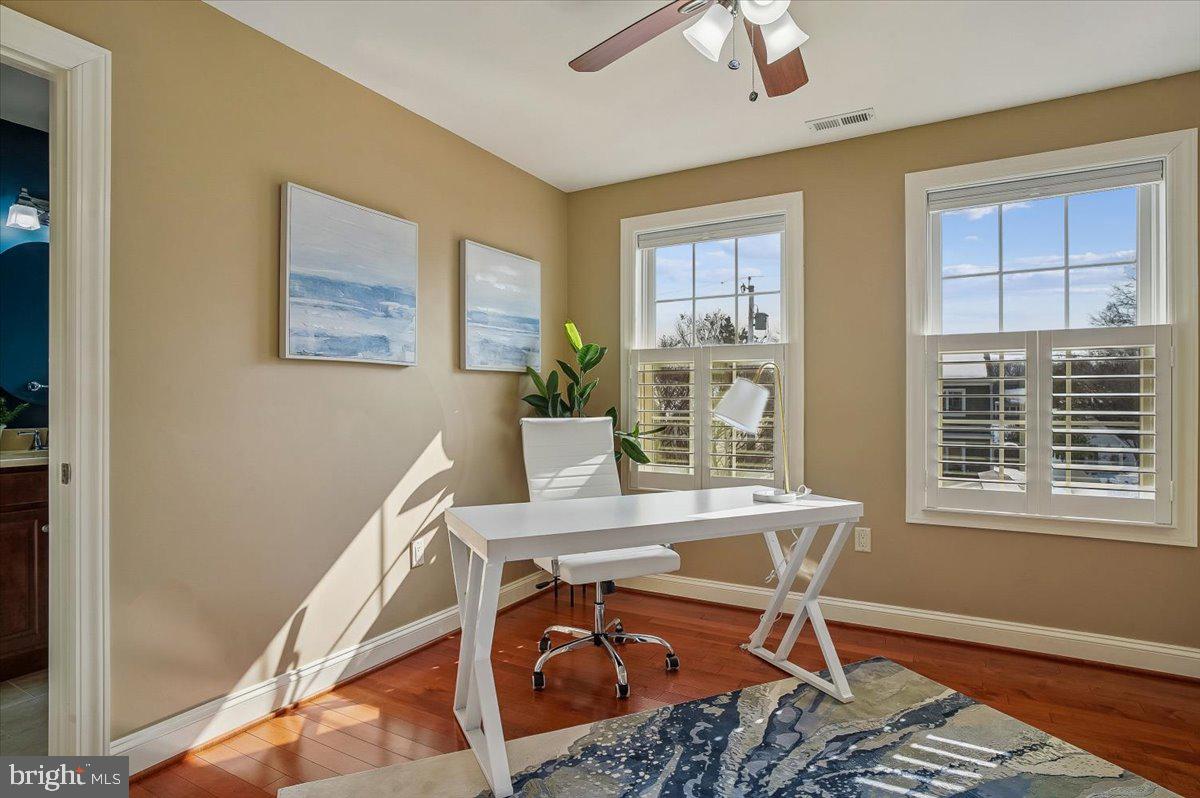 MURRAY HILL - Residential