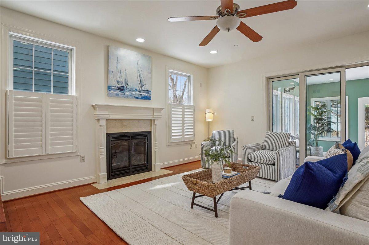 MURRAY HILL - Residential