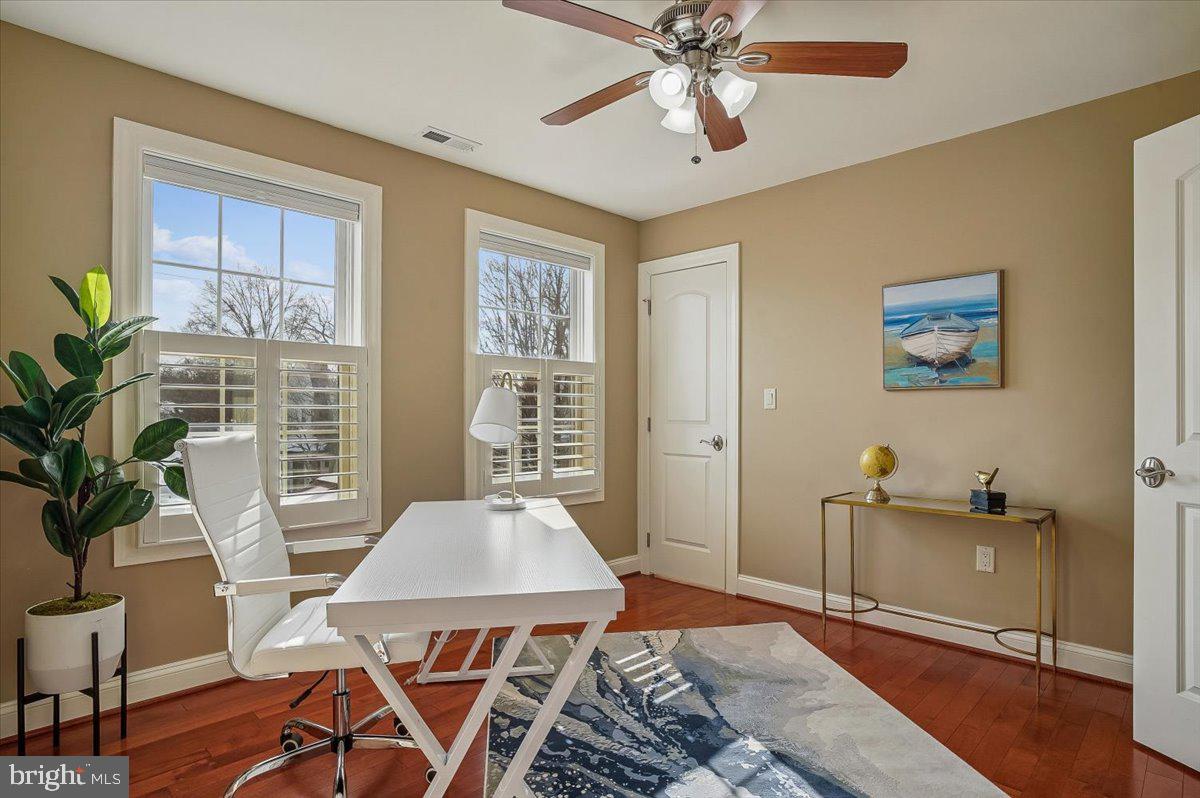 MURRAY HILL - Residential