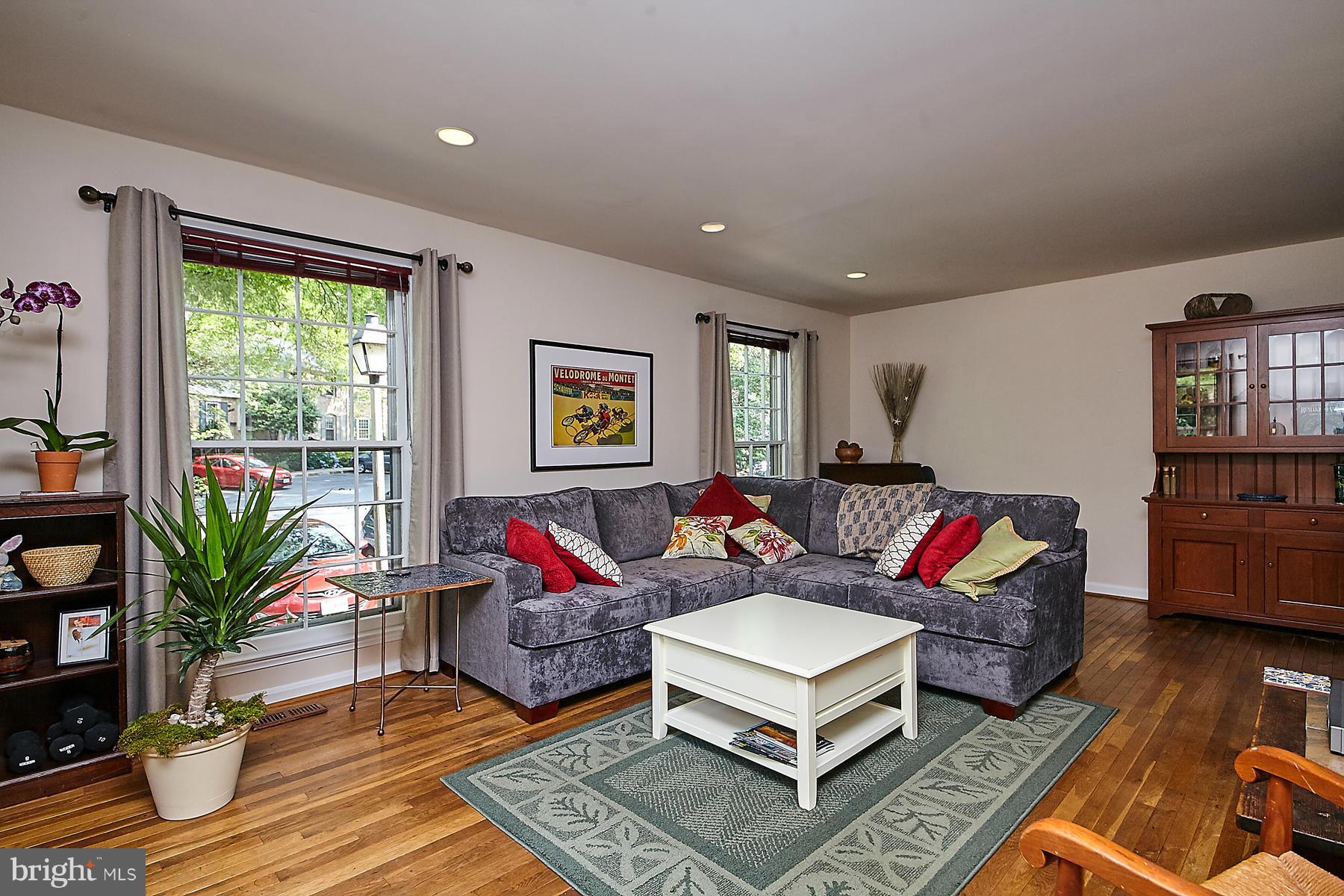 RESTON - Residential