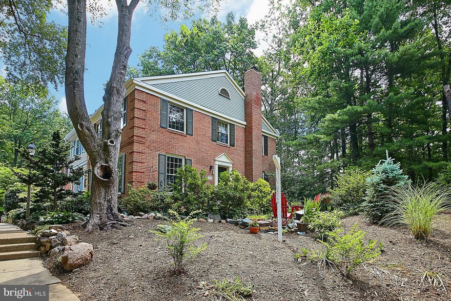 Truly a rare find in one of Reston's smallest and most sought after clusters - all brick end townhouse lives like a detached home with four bedrooms all on the upper level, GAS heat, wood floors, updated kitchen with newer appliances and GAS cooktop.  Three finished levels, 3.5 baths, walk out lower level rec room with custom wood burning fireplace. Superb location walking distance to lake/shops!