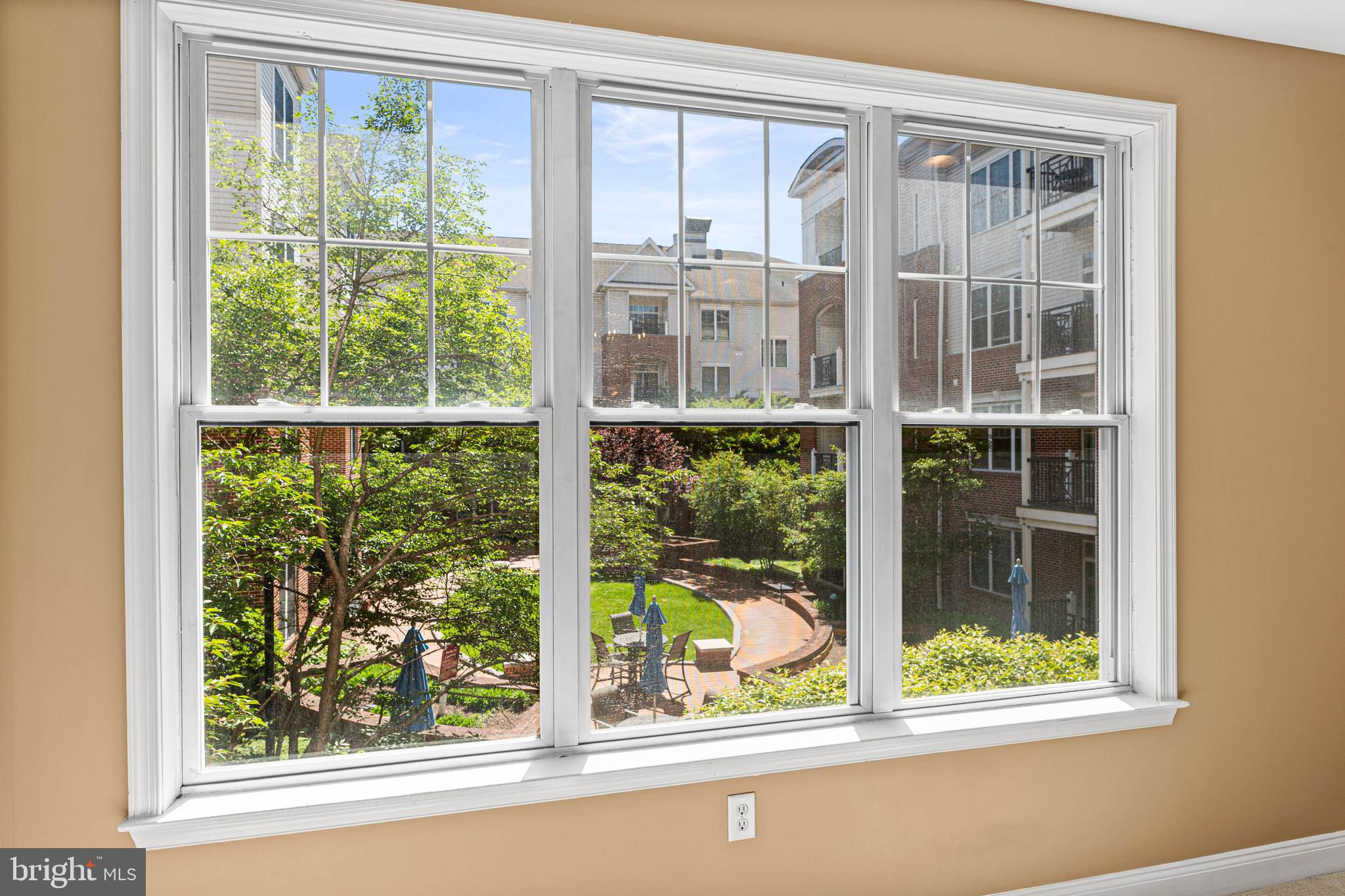 THE GRANDE AT RIVERVIEW - Residential