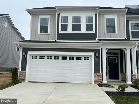 Property photo of 10618 Great Basin Pl, White Plains, MD 20695