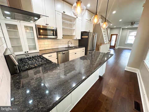 Townhouse For Rent - 2406 E Allegheny Avenue<br/> PHILADELPHIA, PA 19134