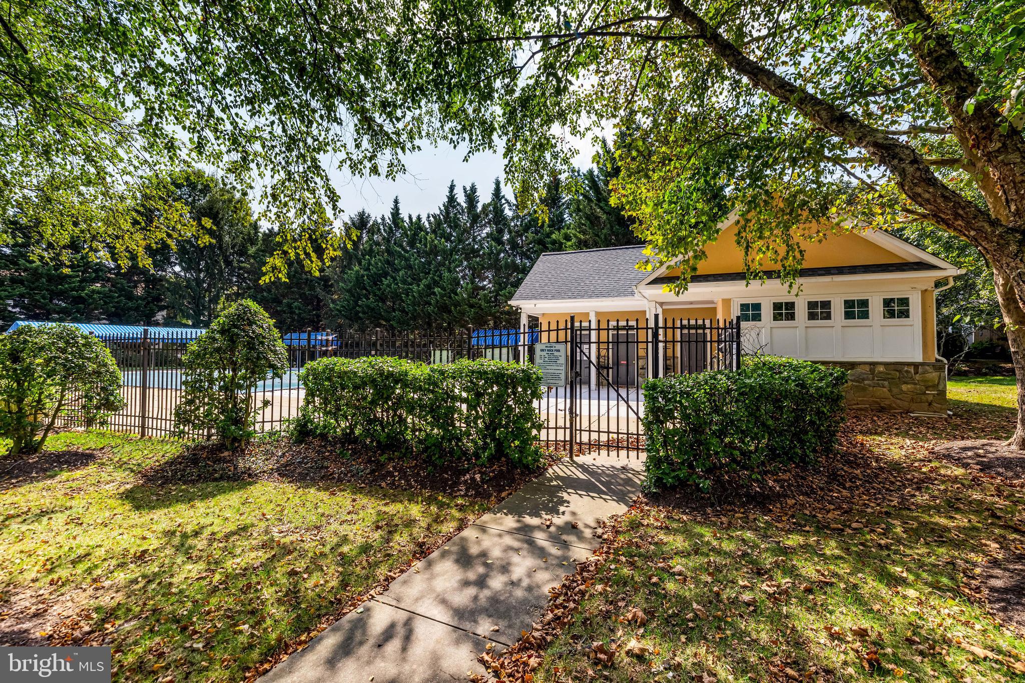 GREY ROCK FLATS - Residential