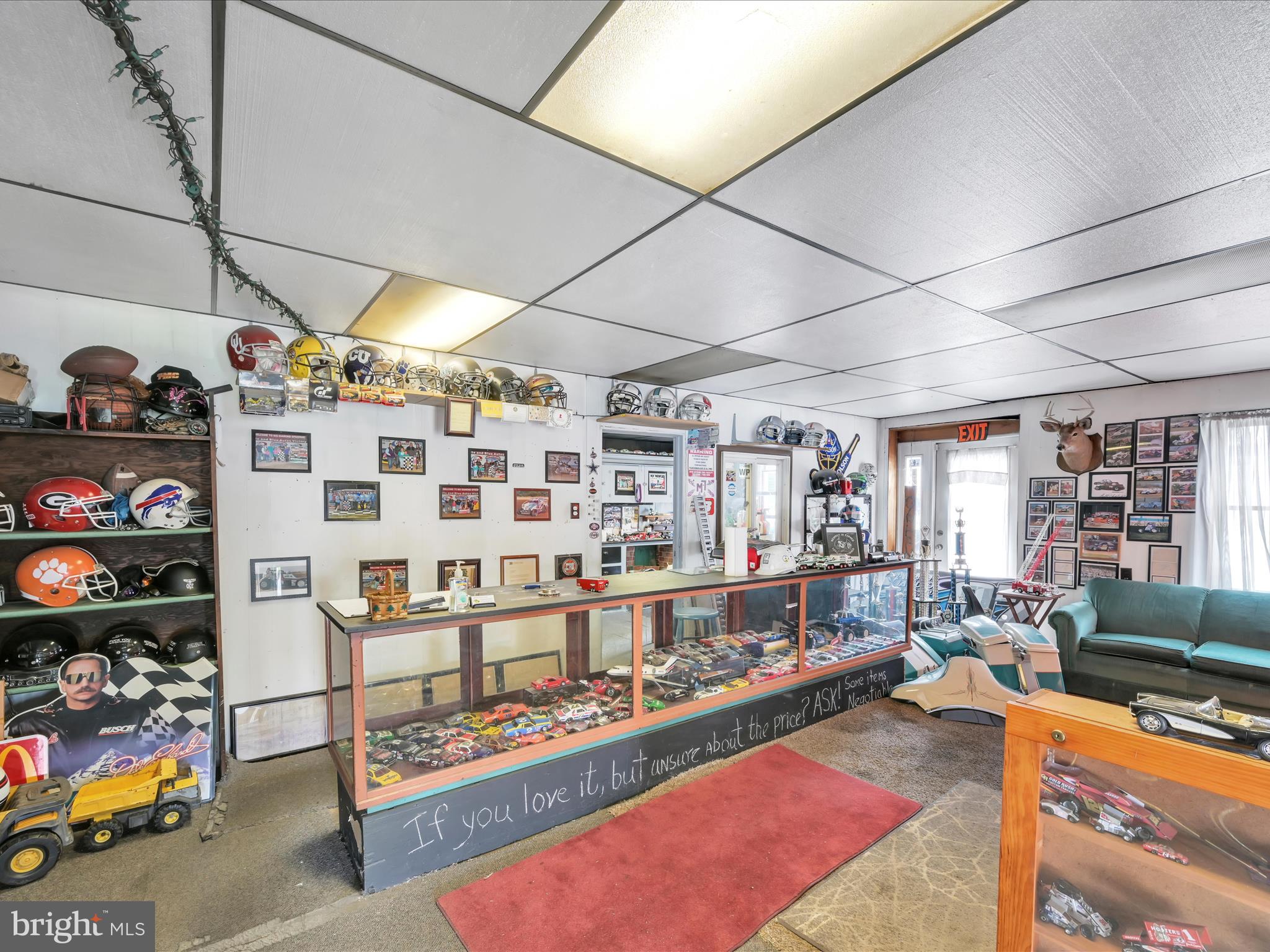 39 W WALNUT STREET