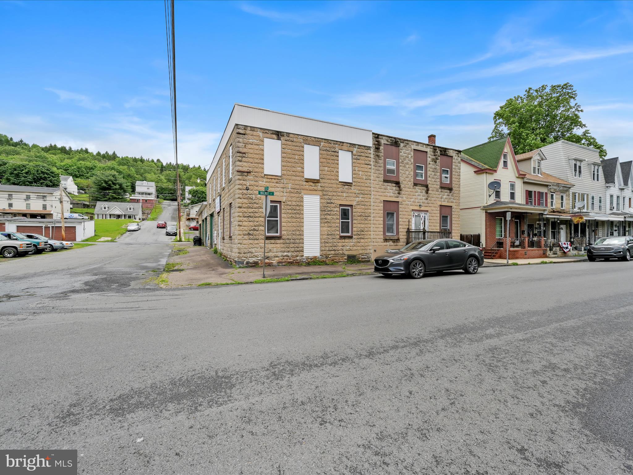 39 W WALNUT STREET