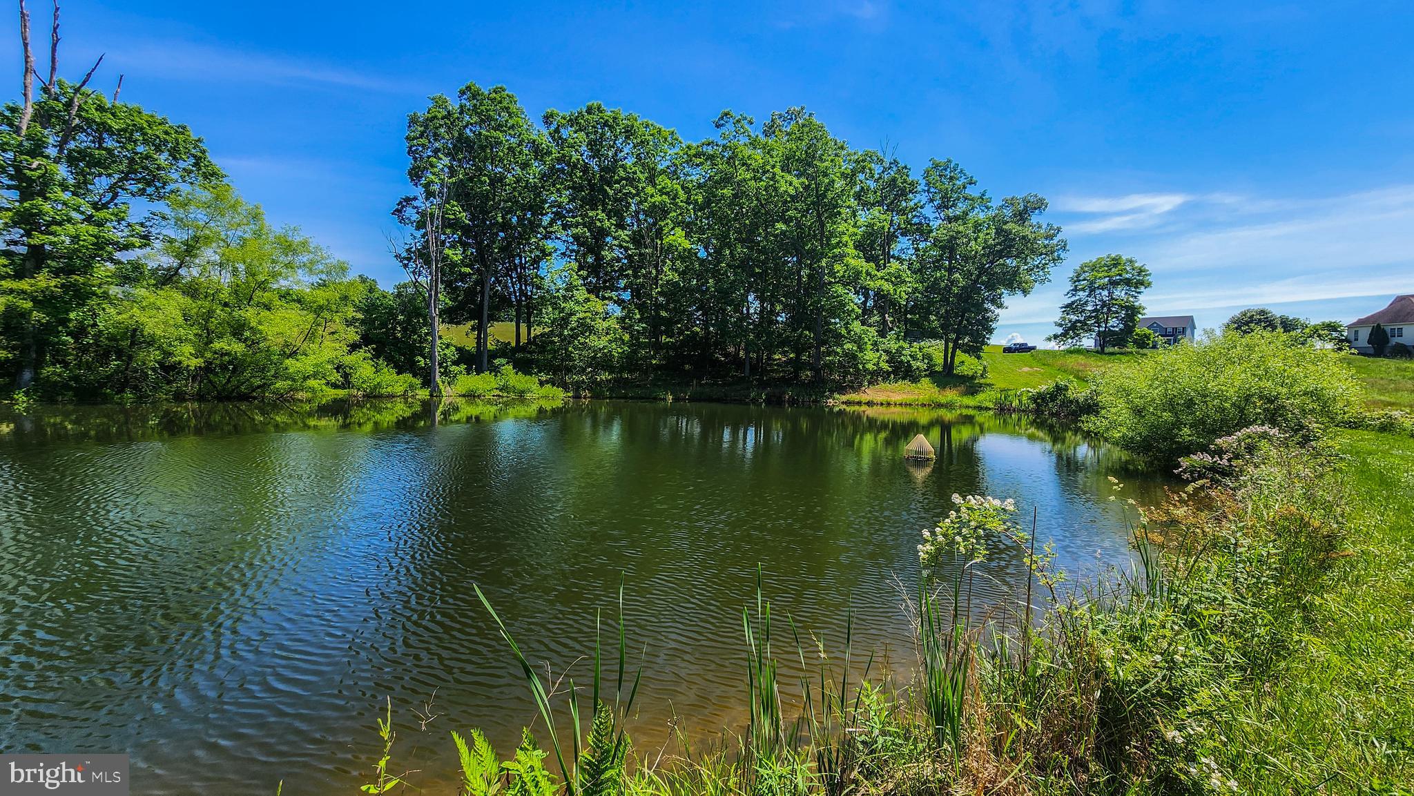 LAKEWOOD ESTATES - Land