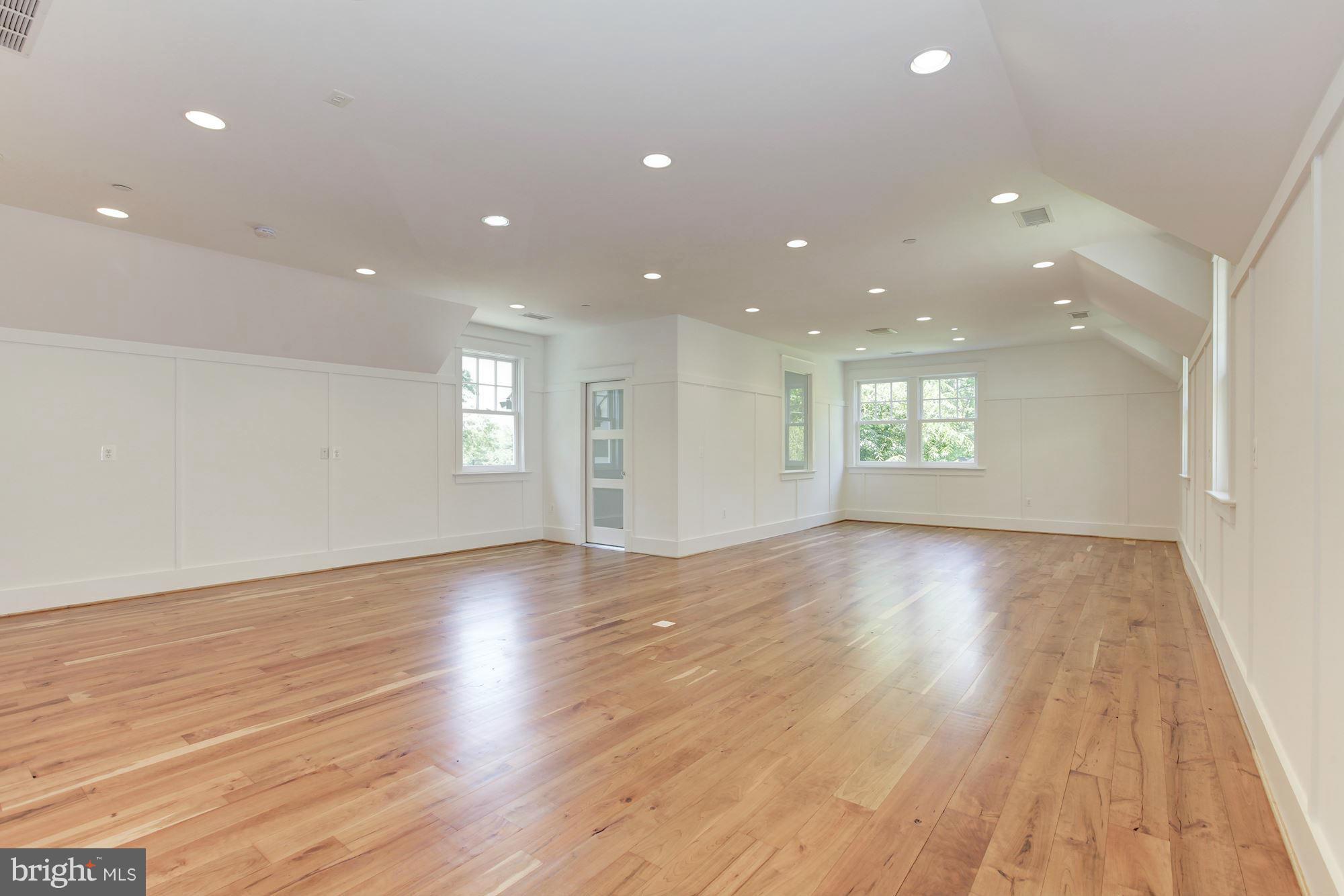 KENWOOD PARK - Residential