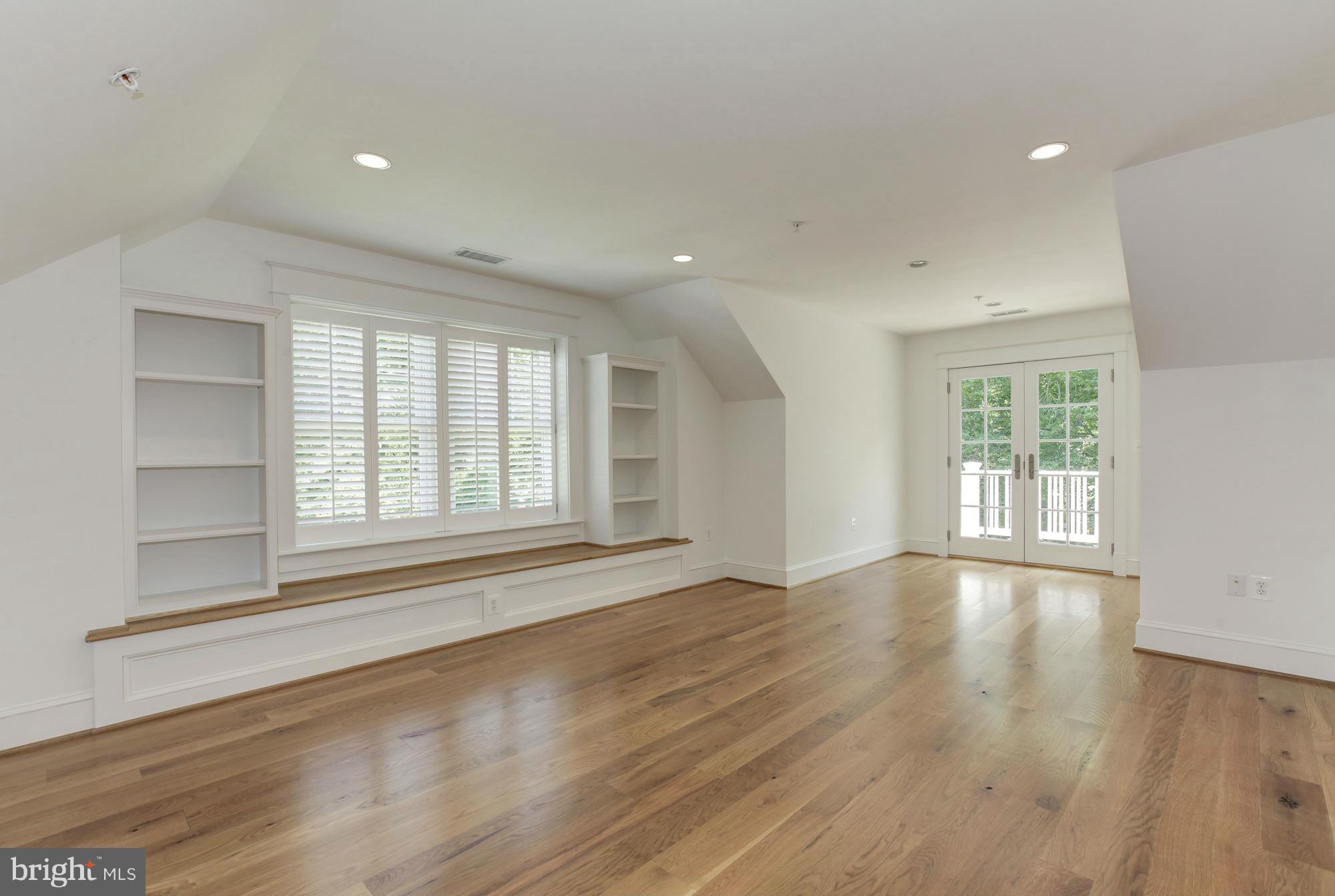 KENWOOD PARK - Residential