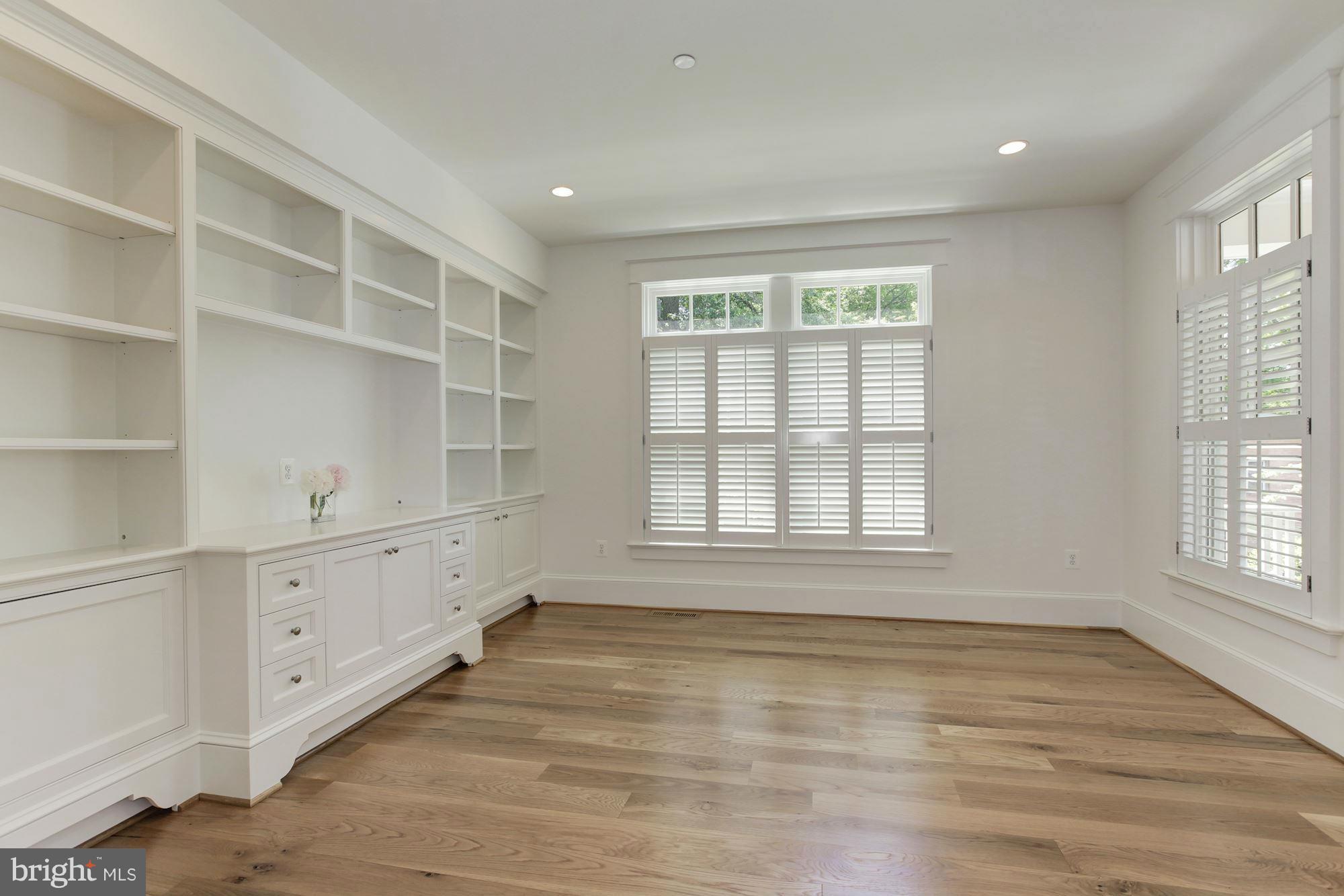 KENWOOD PARK - Residential