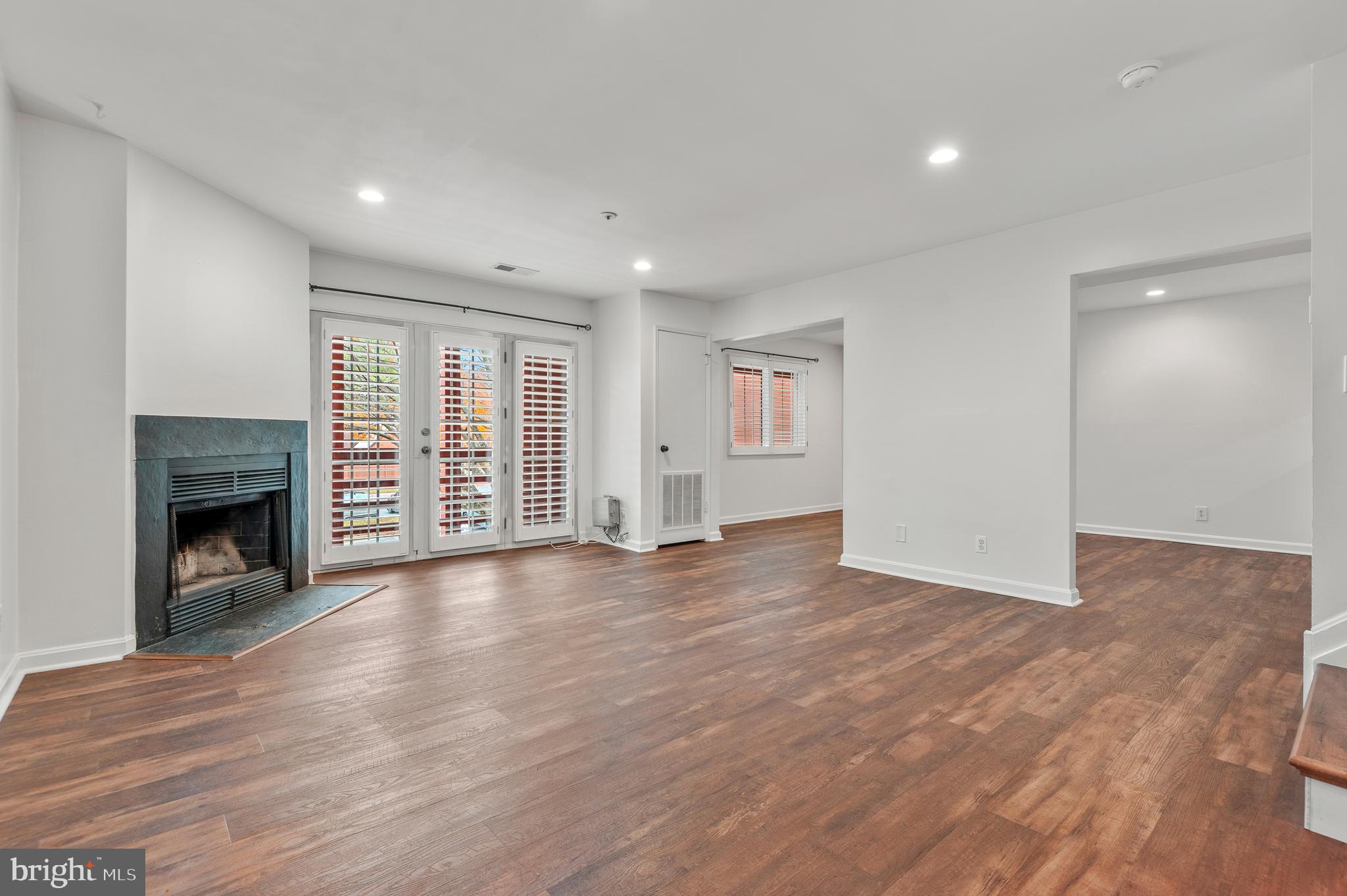 4942 COLUMBIA ROAD 5 37