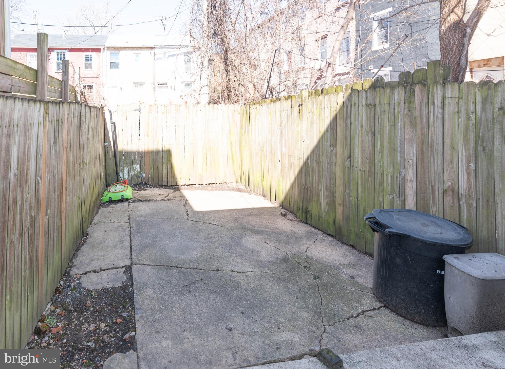 HOLLINS MARKET - Residential