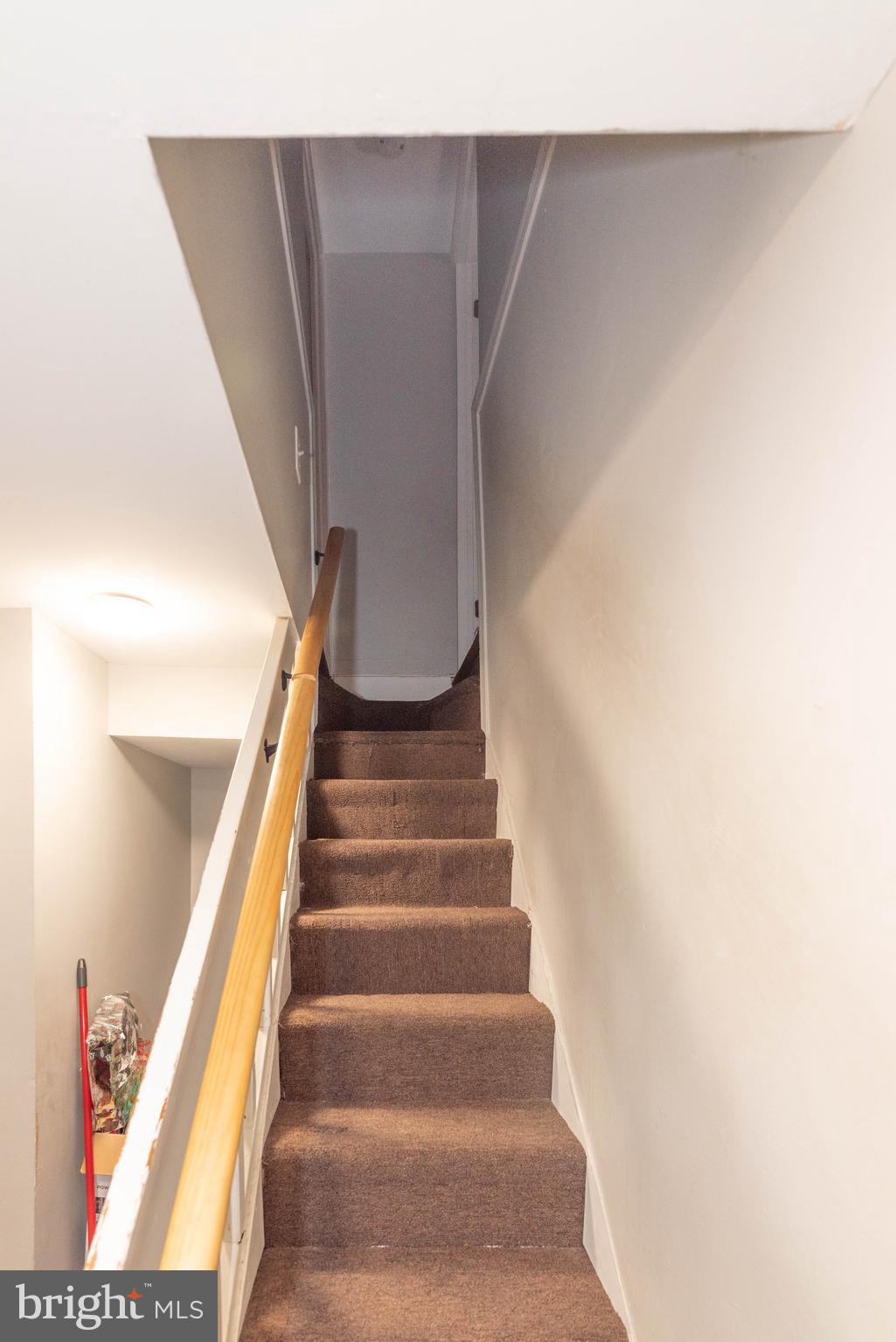 HOLLINS MARKET - Residential