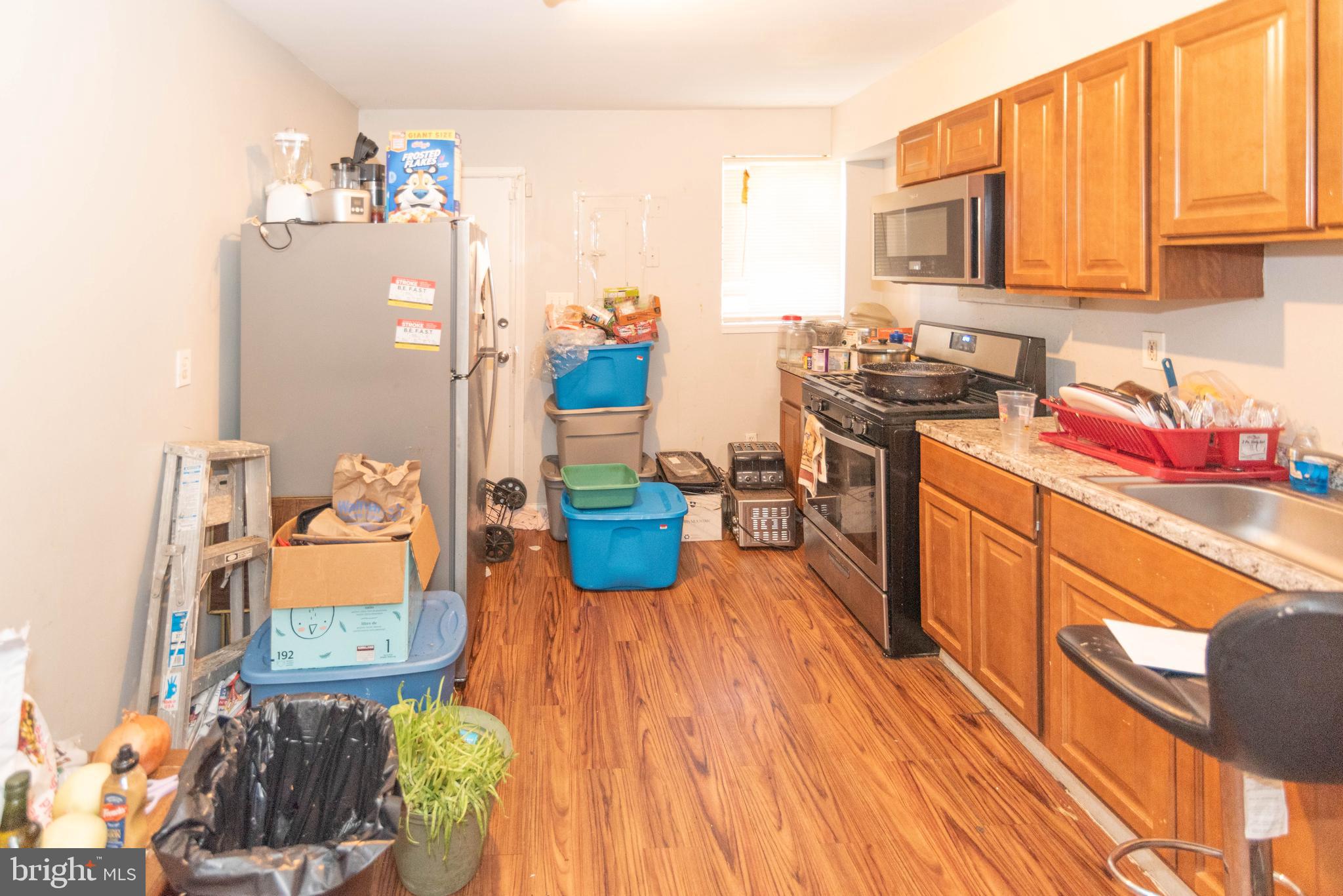 HOLLINS MARKET - Residential