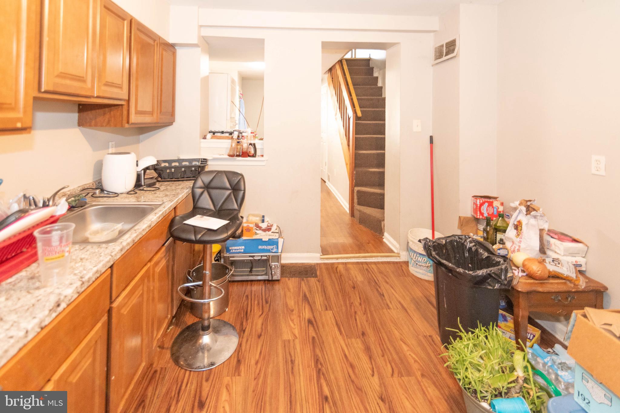 HOLLINS MARKET - Residential