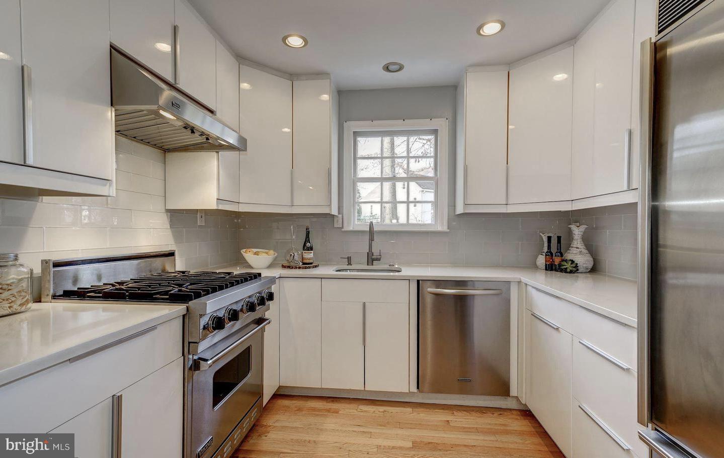 4BR/3BA Cape Cod.
Welcome to this charming and spacious 4-bedroom, 3-bath Cape Cod-style home in the highly sought-after Tara Larchmont neighborhood. Situated on a generous 18,000+ sq ft lot, this beautifully maintained property offers 2,569 sq ft of finished living space that blends classic character with modern updates.
The home features original hardwood floors throughout, a gourmet kitchen with modern glass tile backsplash, and a sun-filled family room with expansive windows and serene views. The main level includes a versatile bedroom with en-suite bath, perfect for guests or a home office.
Upstairs, you’ll find three spacious bedrooms, a full hall bath, and ample attic storage. The finished lower level offers a large recreation room, a third full bath, laundry area, workshop space, and abundant storage.
Enjoy the outdoors from the private brick patio overlooking a wooded backyard, ideal for entertaining or quiet relaxation. A one-car detached garage adds convenience and extra storage.
Located just 1.5 miles from the Metro and within walking distance to both Westover and Lee Harrison Shopping Center, this home offers a fantastic lifestyle with easy access to all that Arlington has to offer.
*Lawn care is $500 per month and paid to the landlord. Text listing agent for application link.
