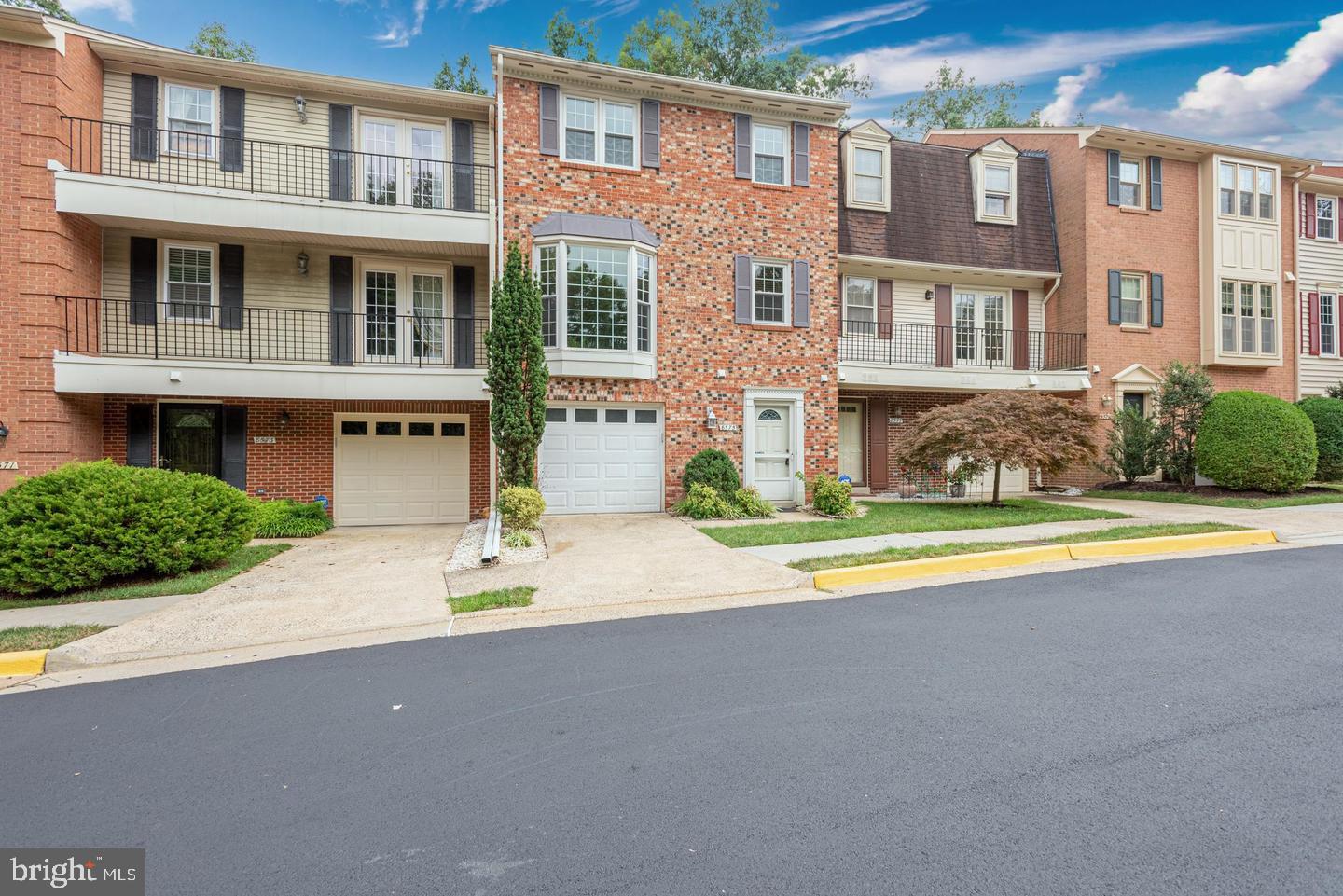 8575 RAGLAN ROAD