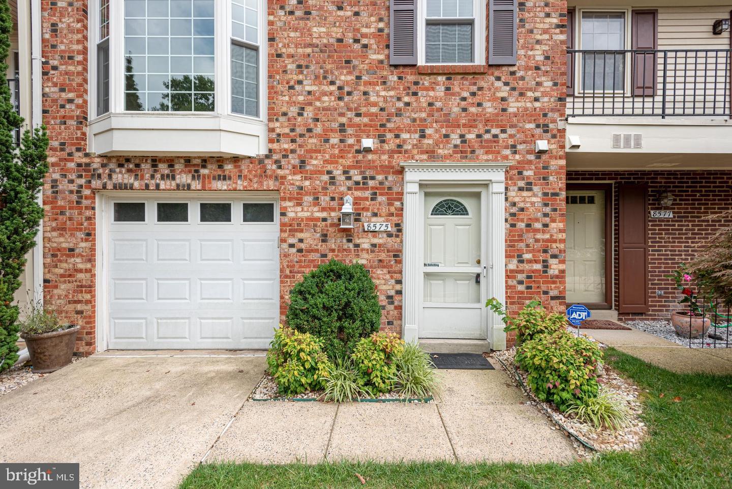 8575 RAGLAN ROAD