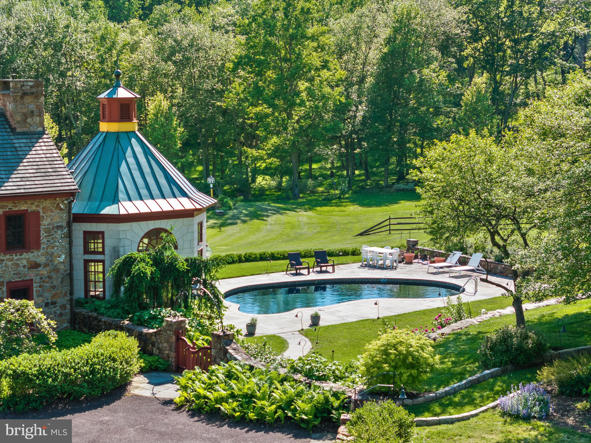 RADNOR HUNT - Residential