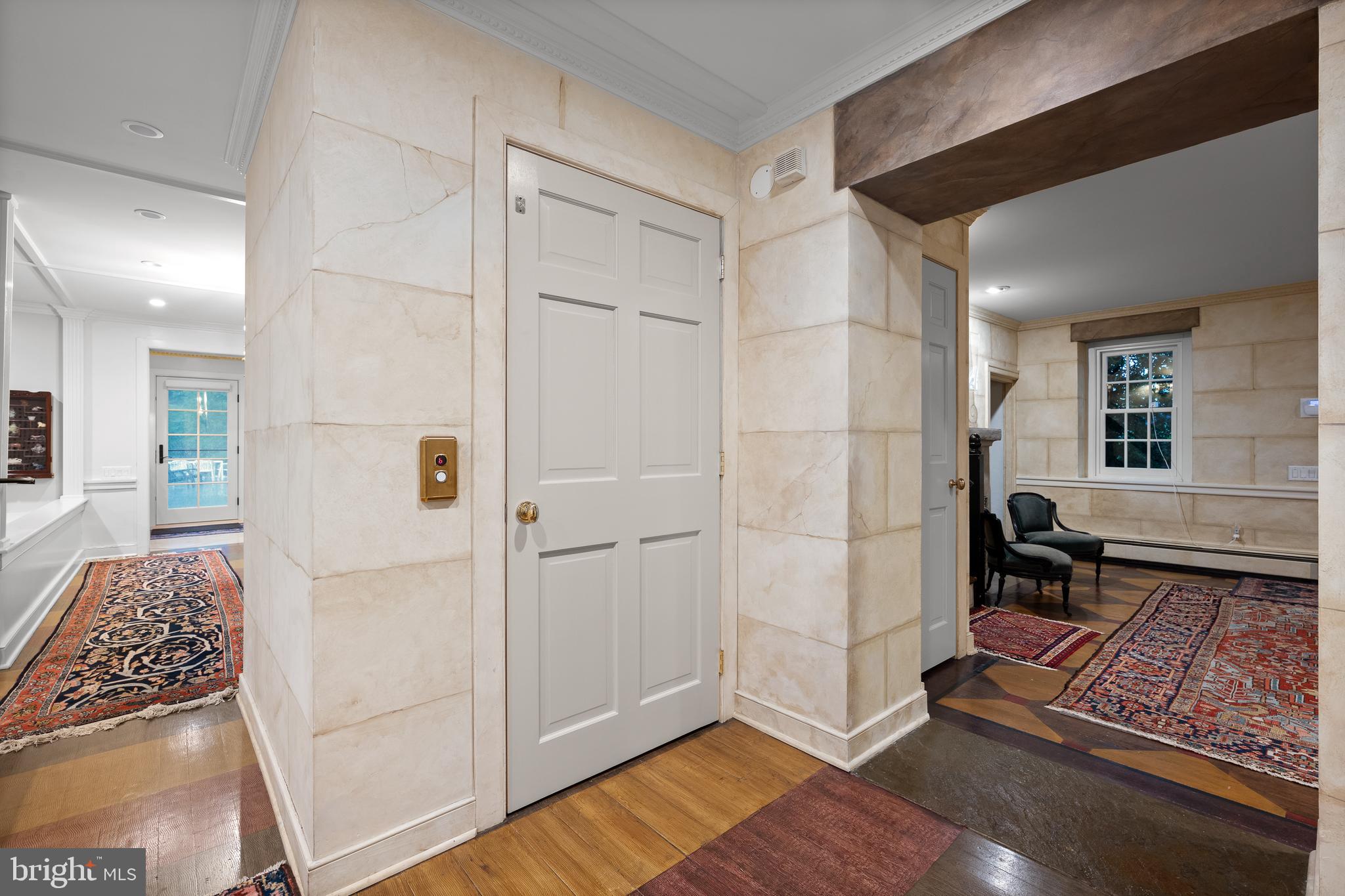 RADNOR HUNT - Residential