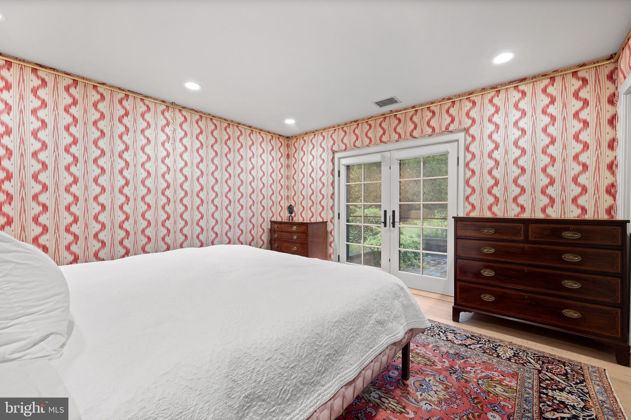 RADNOR HUNT - Residential