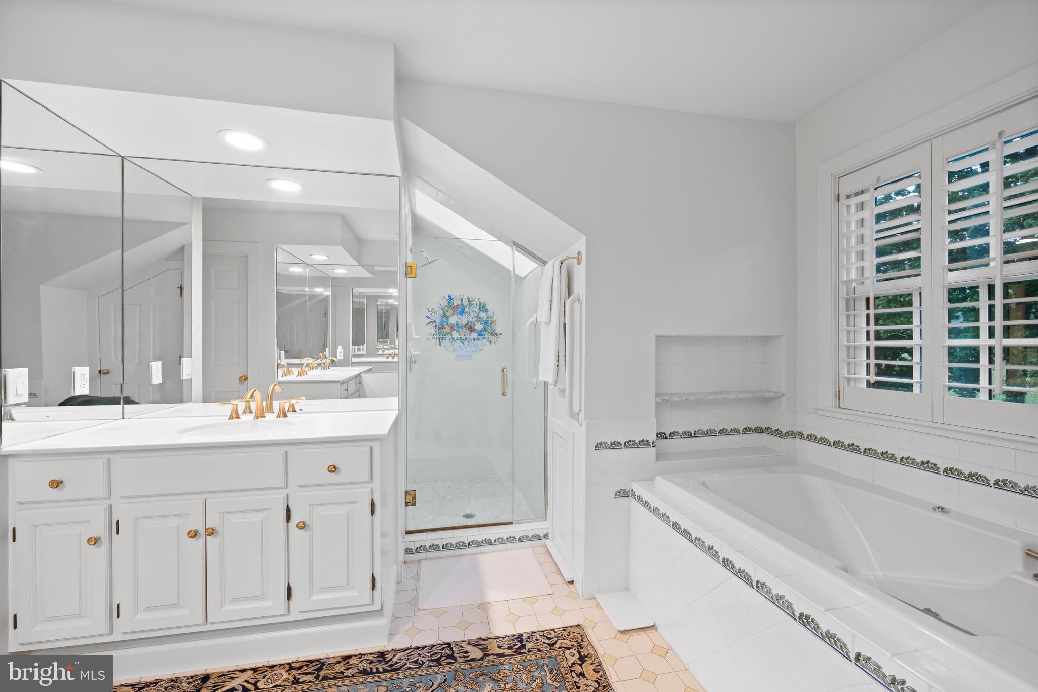 RADNOR HUNT - Residential