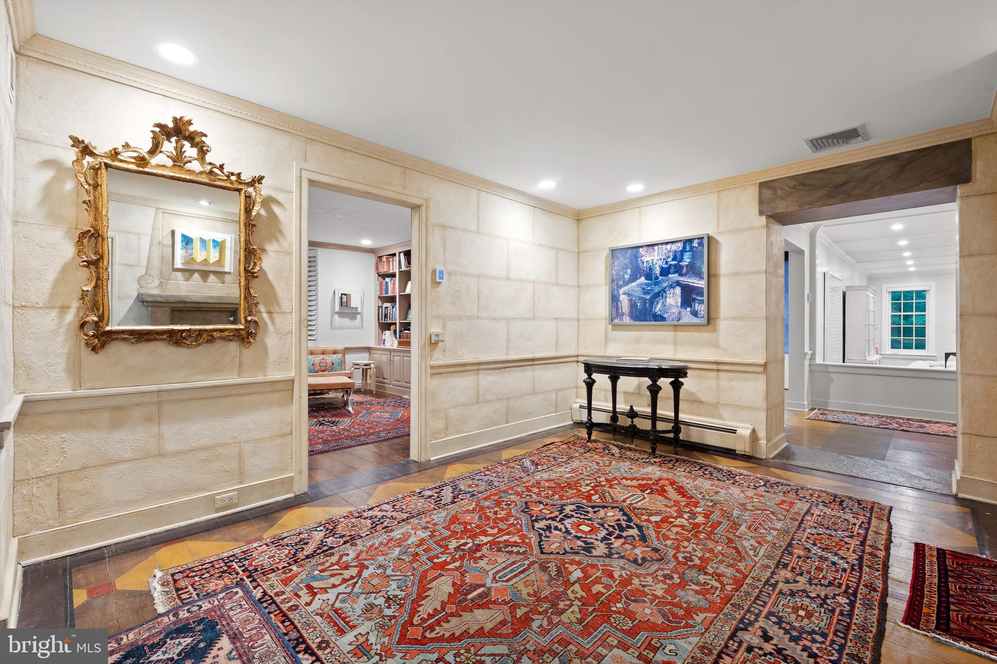 RADNOR HUNT - Residential