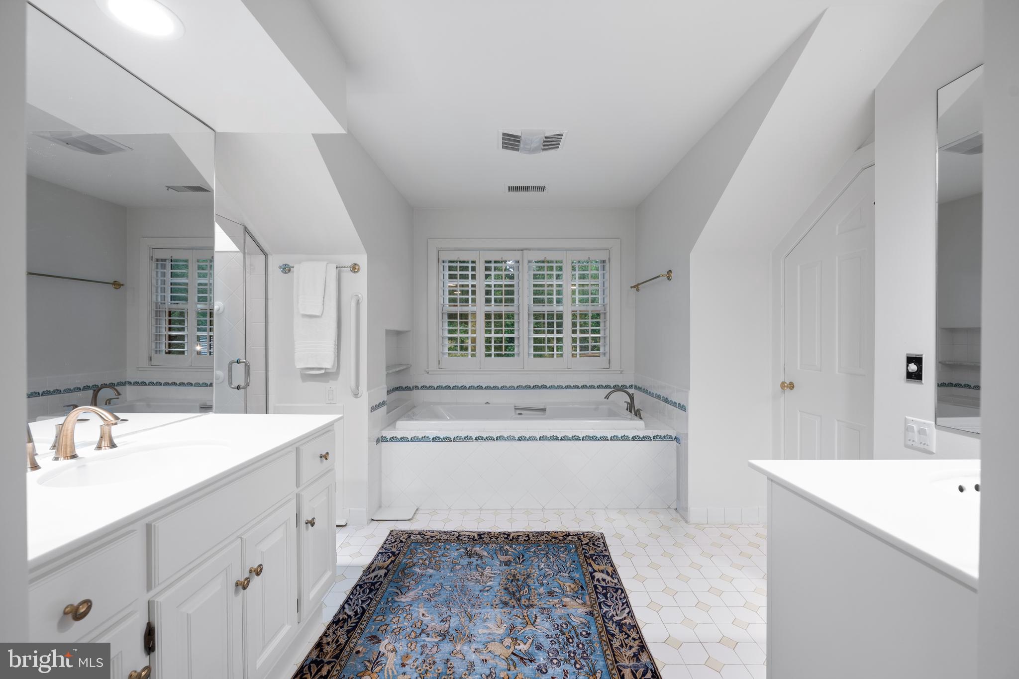 RADNOR HUNT - Residential
