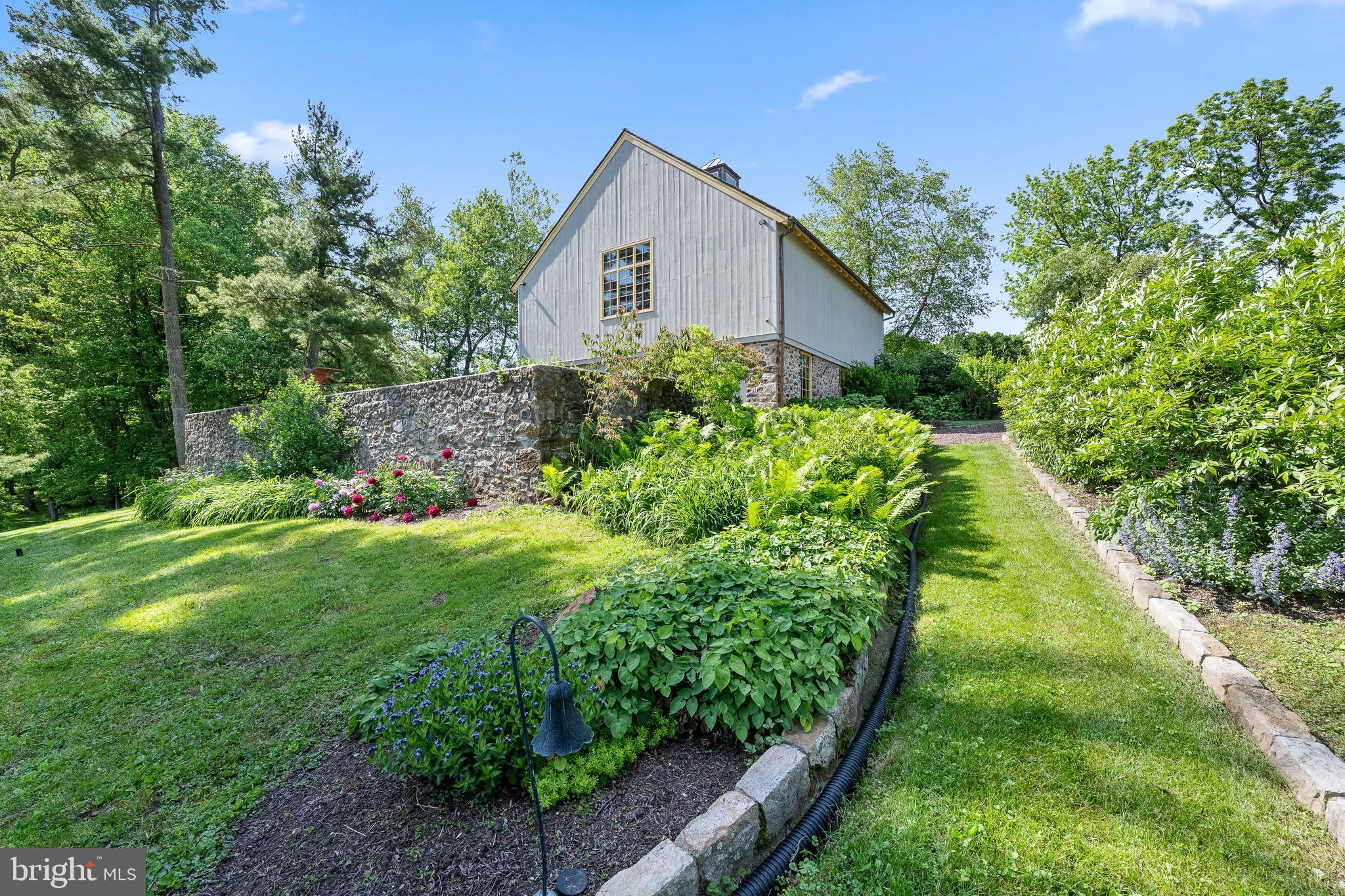 RADNOR HUNT - Residential