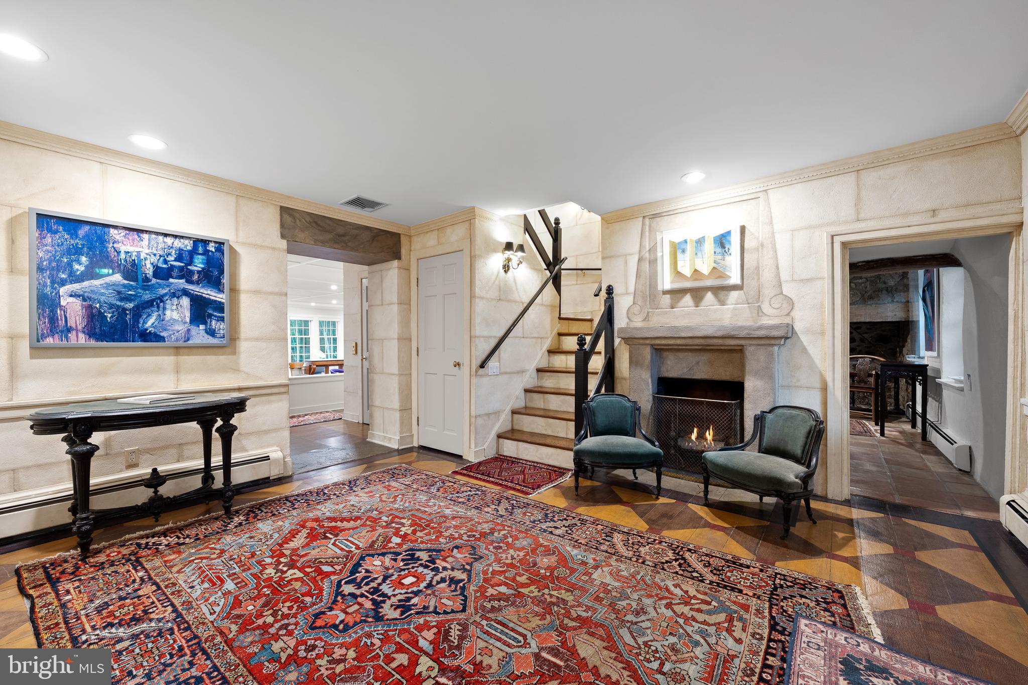 RADNOR HUNT - Residential