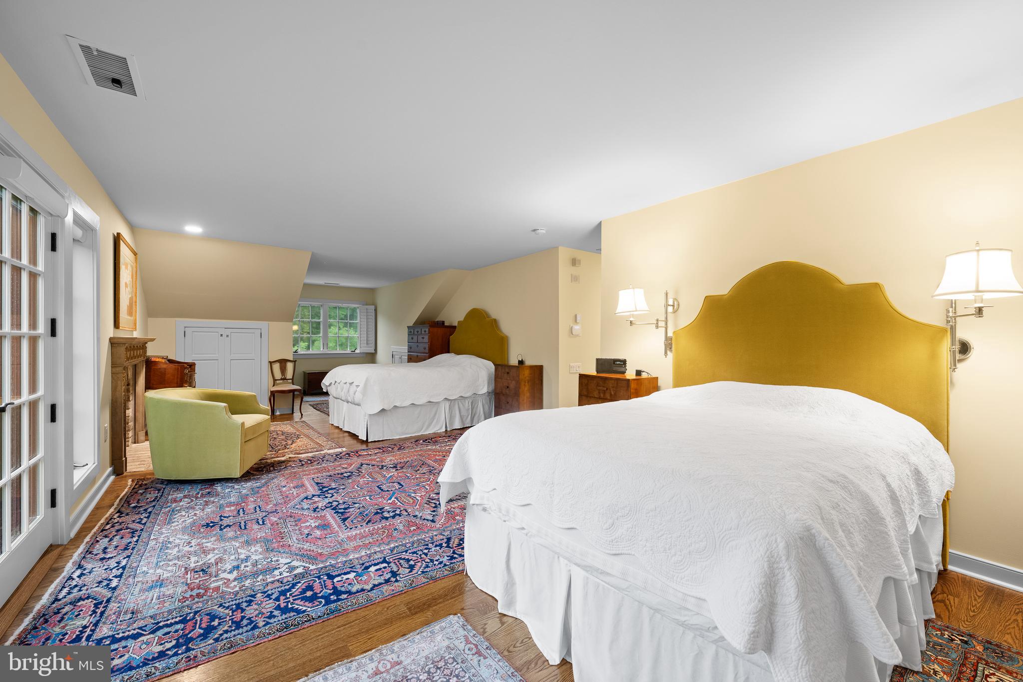 RADNOR HUNT - Residential
