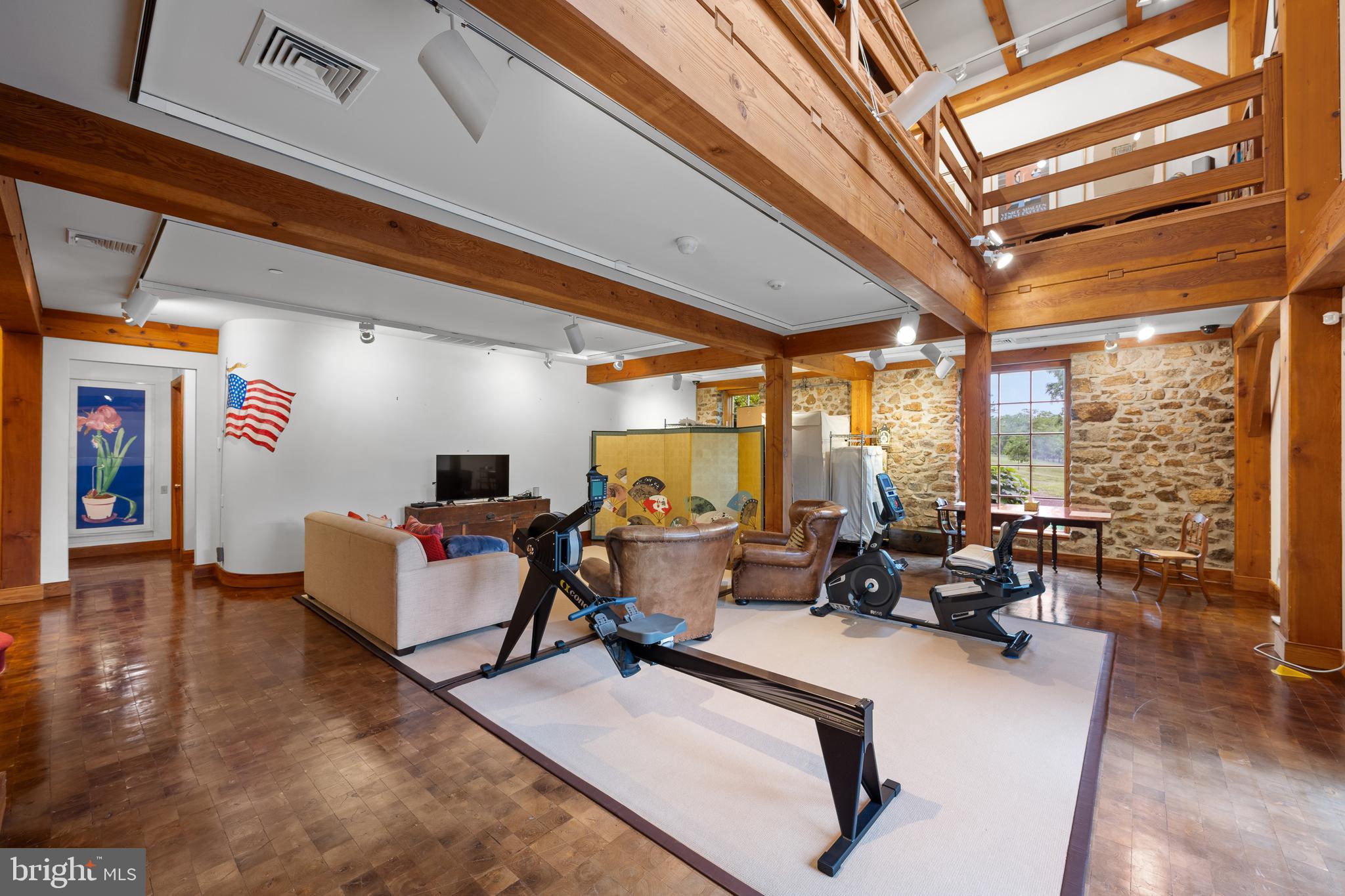 RADNOR HUNT - Residential
