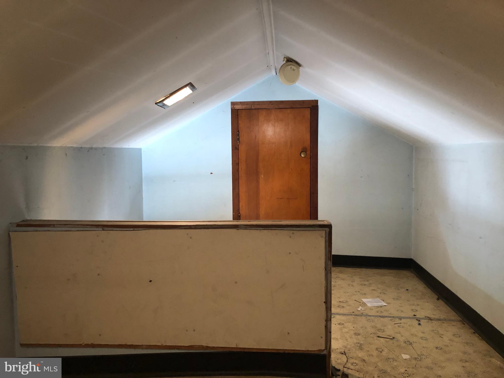 OAK CREST - Residential