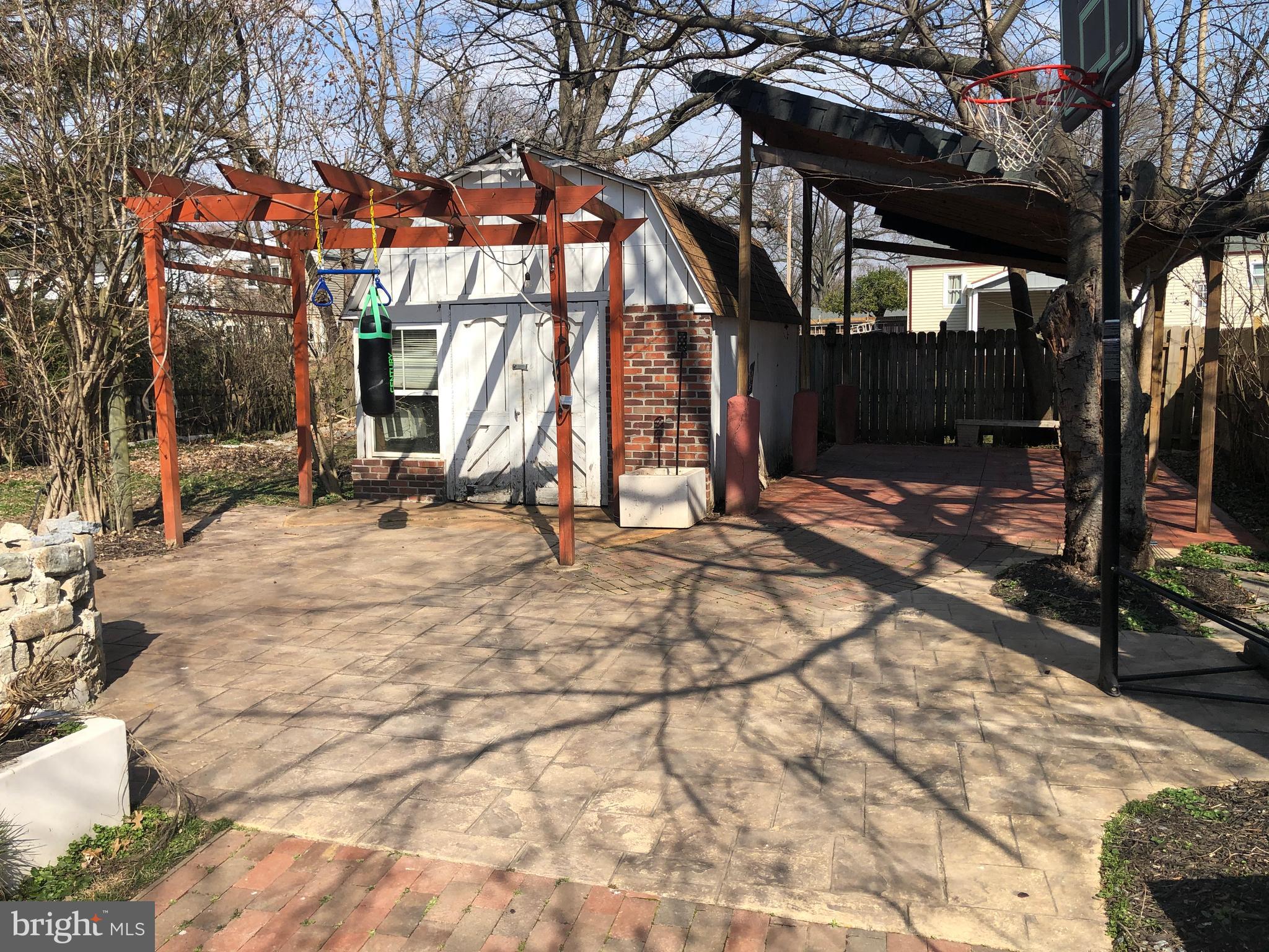 OAK CREST - Residential