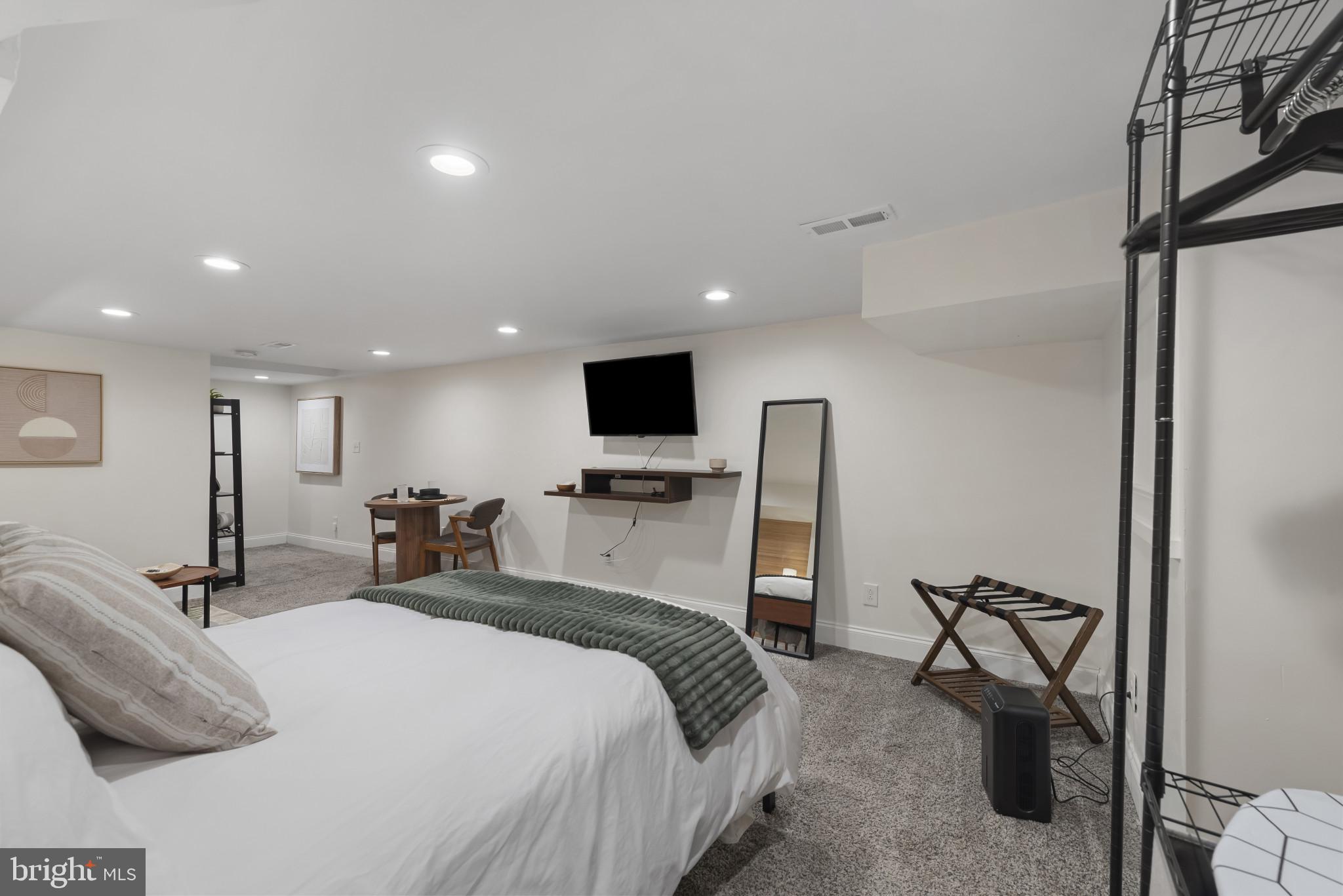 UPTON - Residential Income