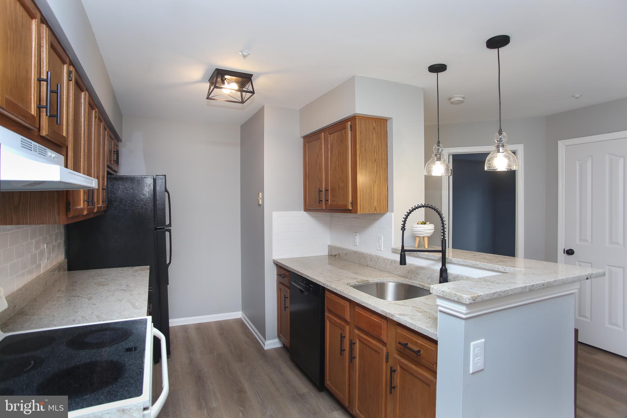 REMINGTON OAKS - Residential Lease