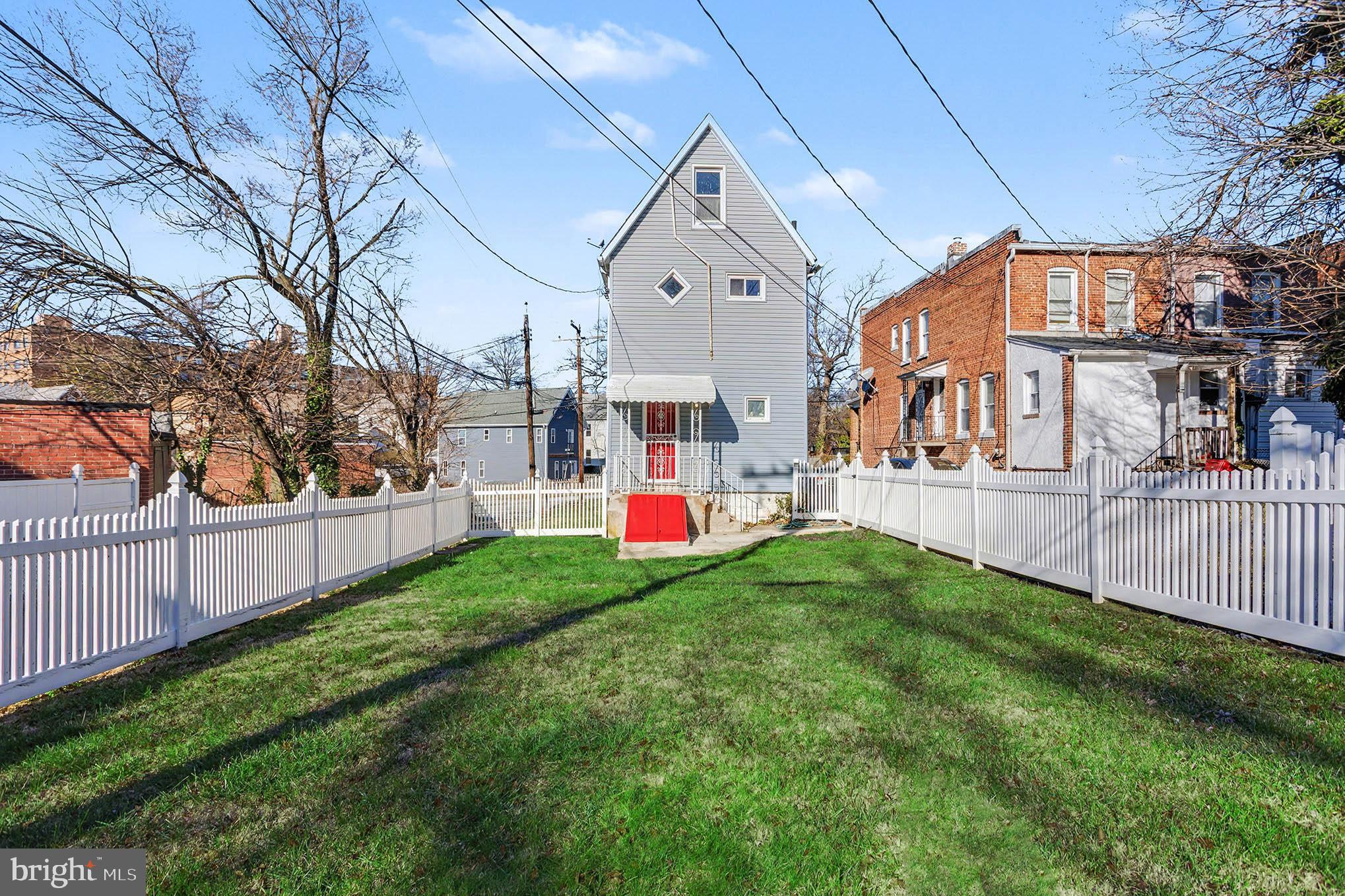 PEN LUCY - Residential