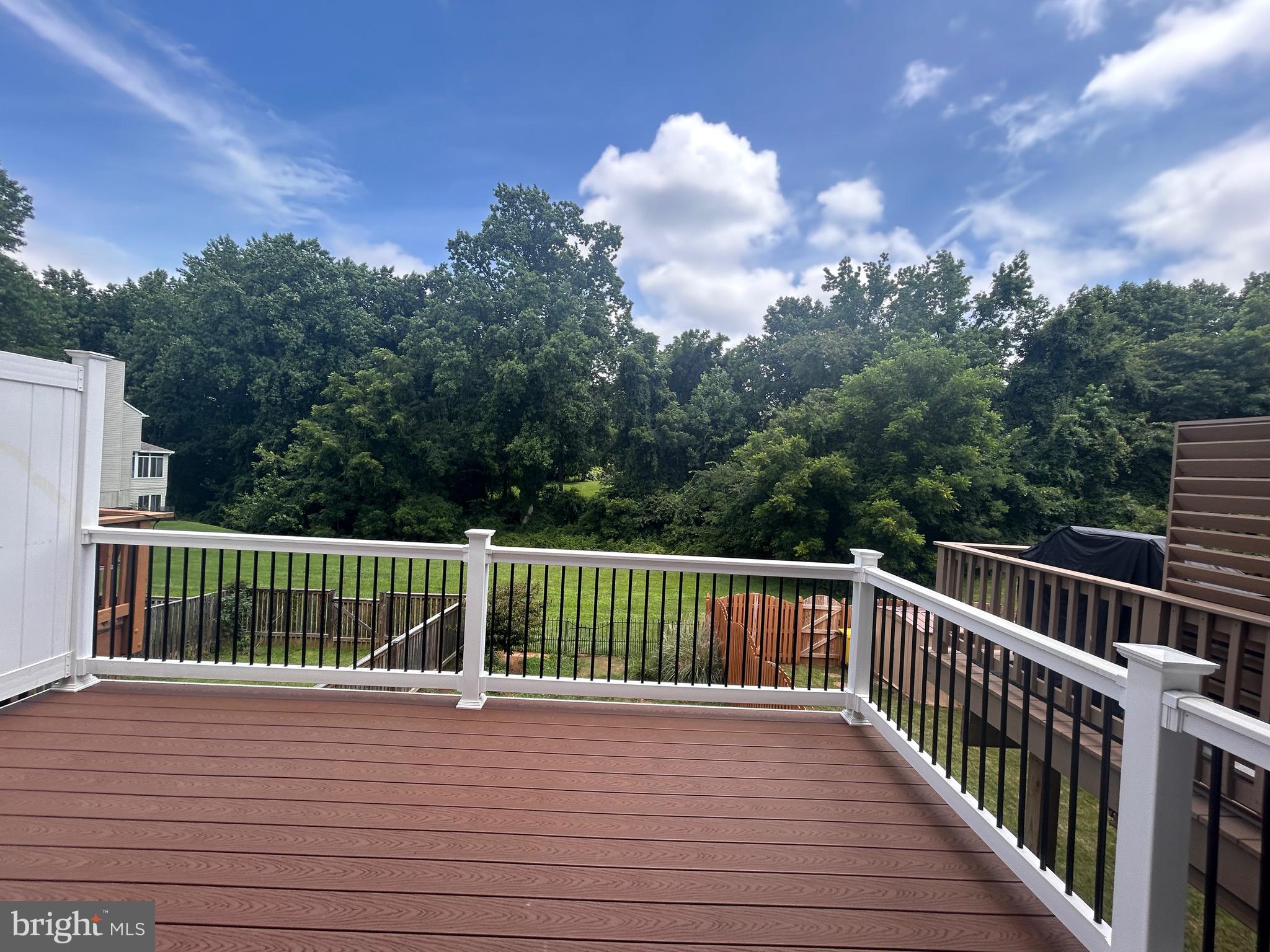 WHISPERING WOODS - Residential Lease