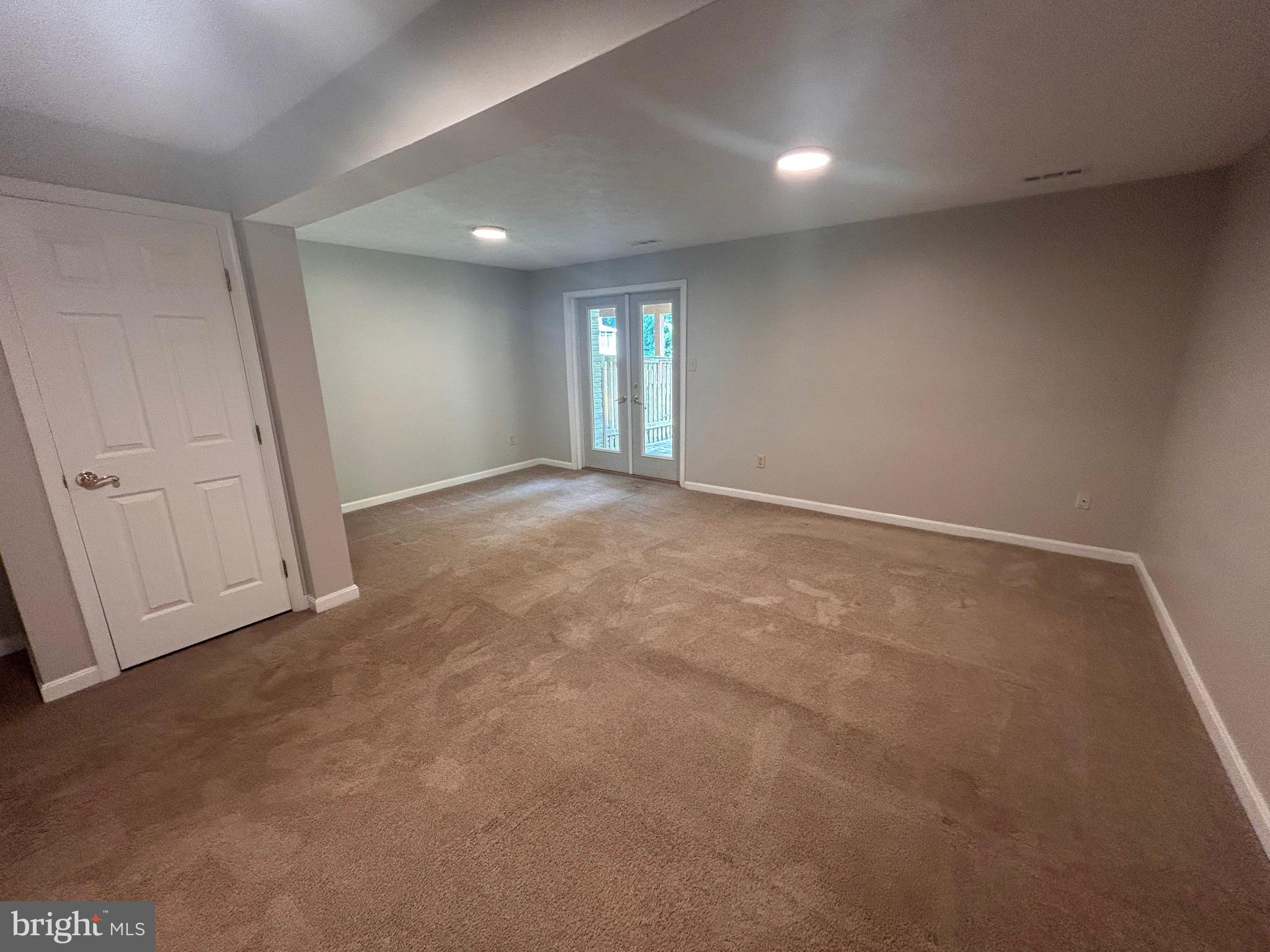 WHISPERING WOODS - Residential Lease