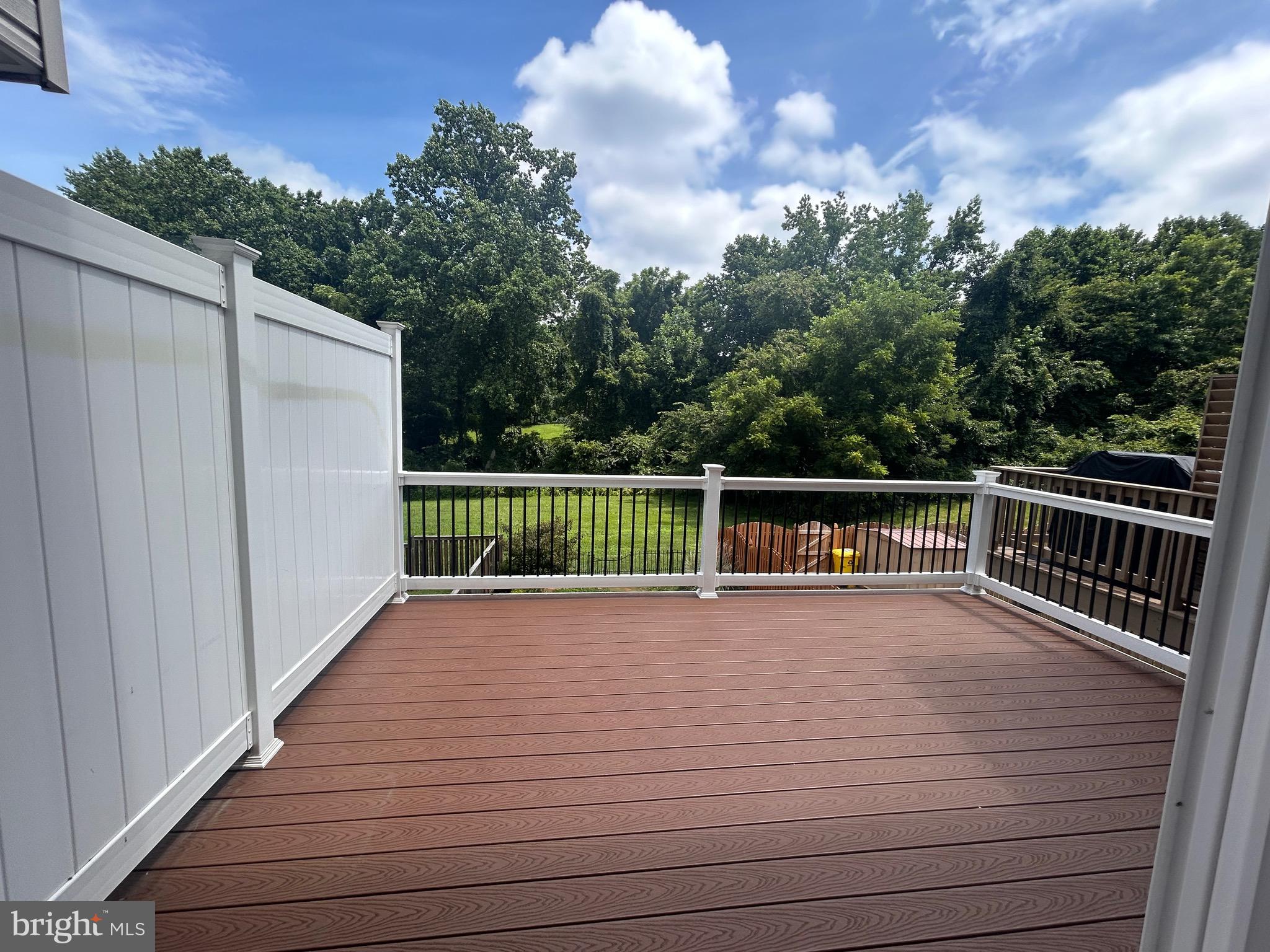 WHISPERING WOODS - Residential Lease