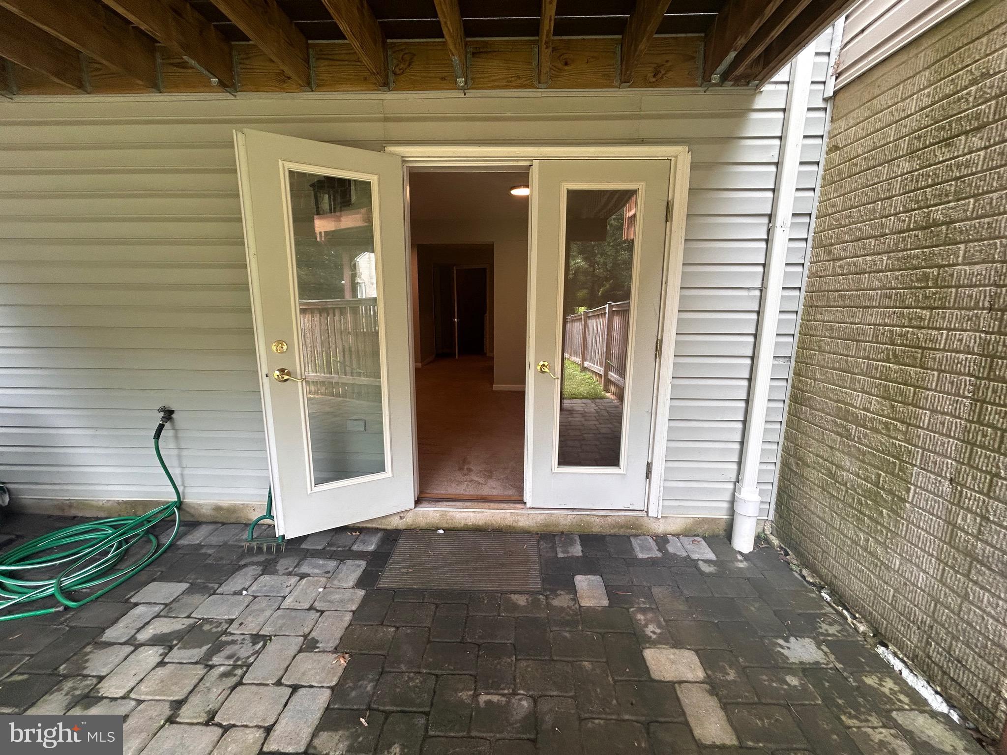 WHISPERING WOODS - Residential Lease