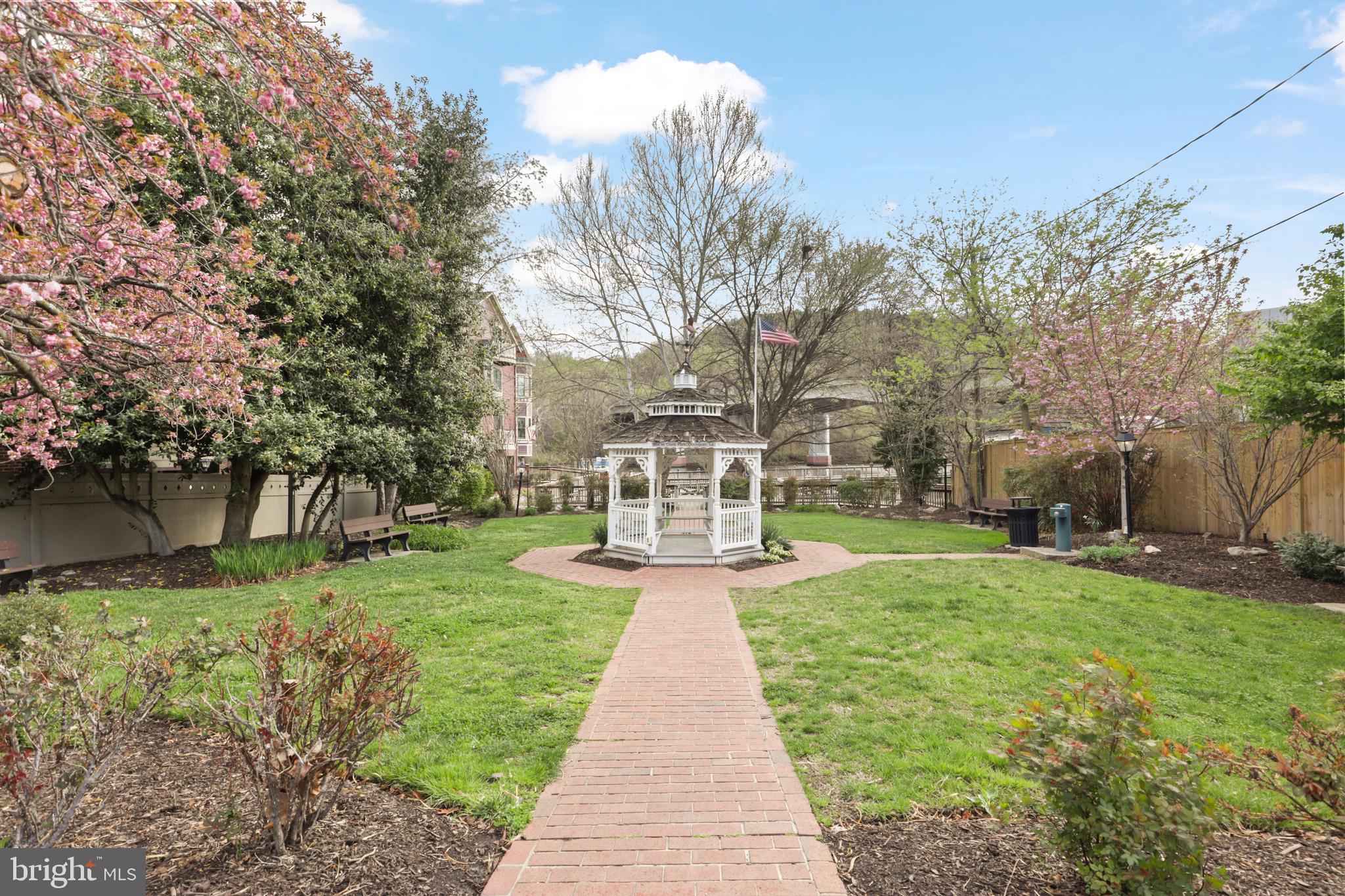 POTOMAC CREST - Residential