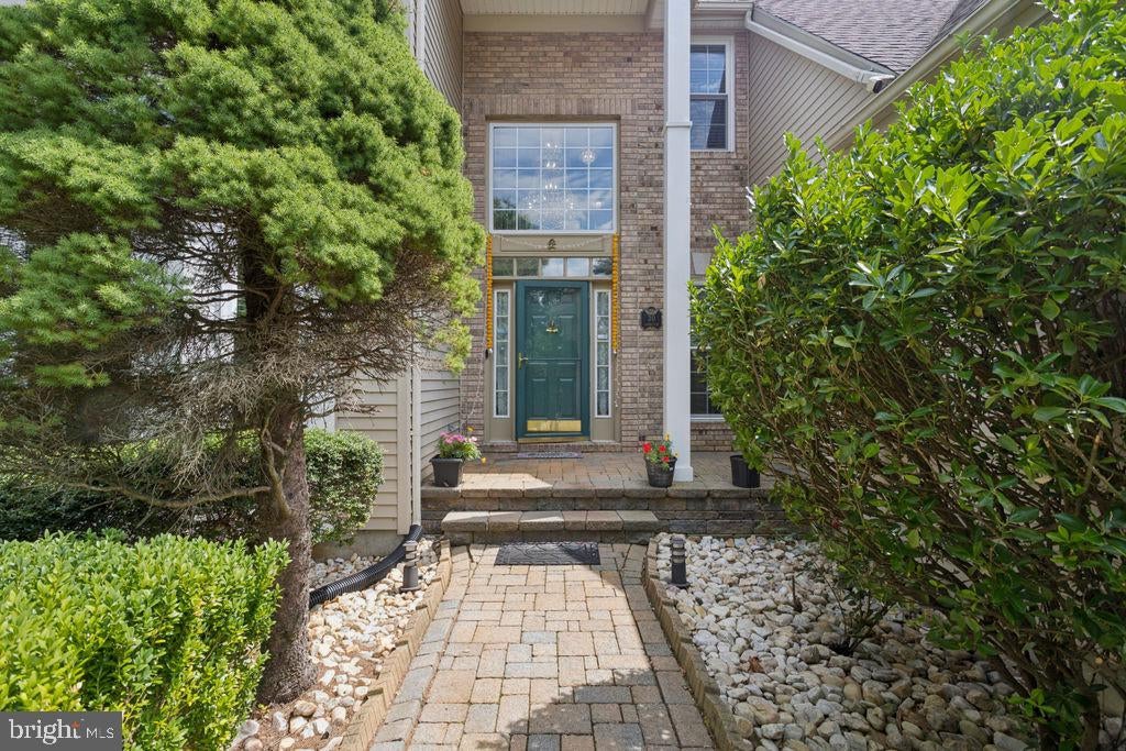 30 LARKSPUR DRIVE